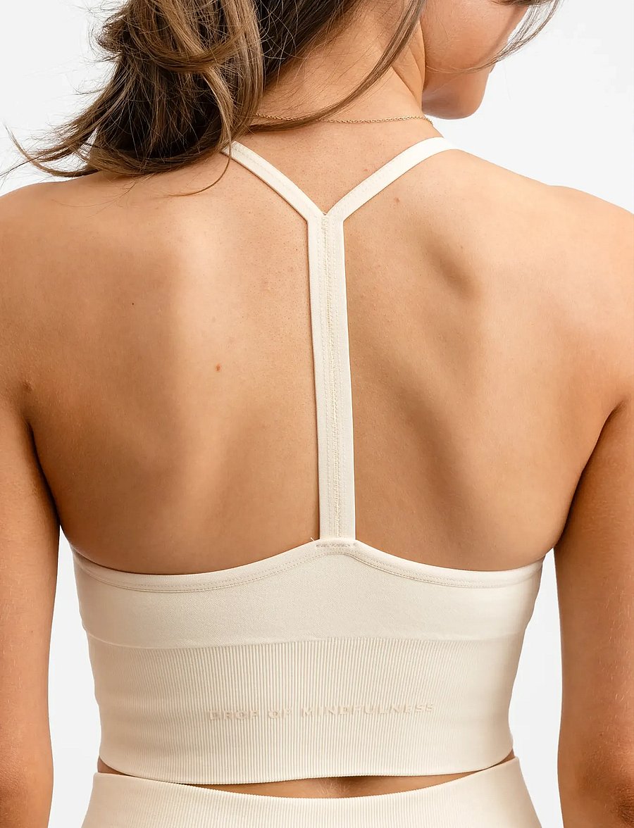 Drop of Mindfulness - SEAMLESS V SHAPE CROP TOP - nabapluusid - cream white - 5