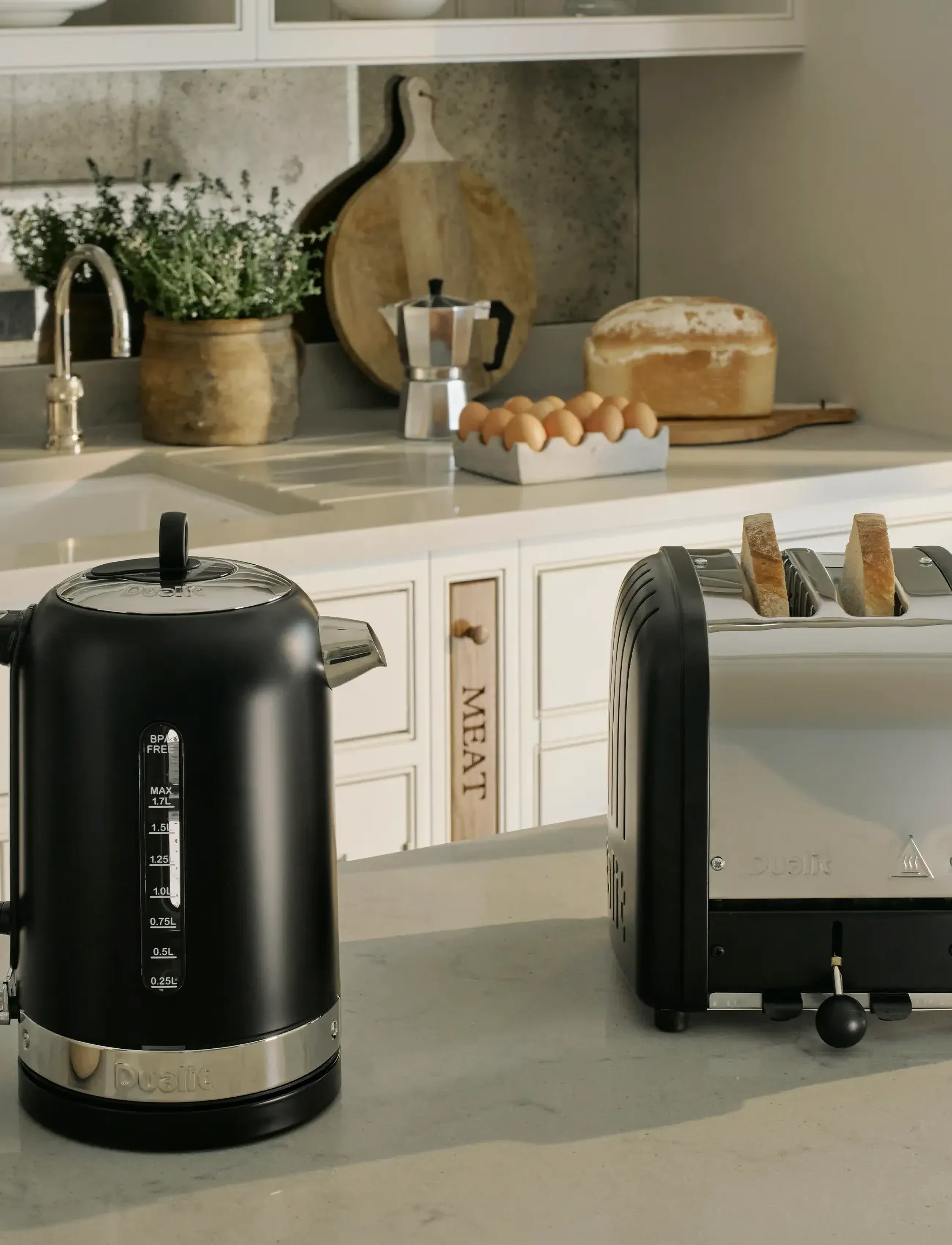 Dualit - VATTENKOKARE CLASSIC, SVART MATT, 1,7L - köp efter pris - black matt - 5