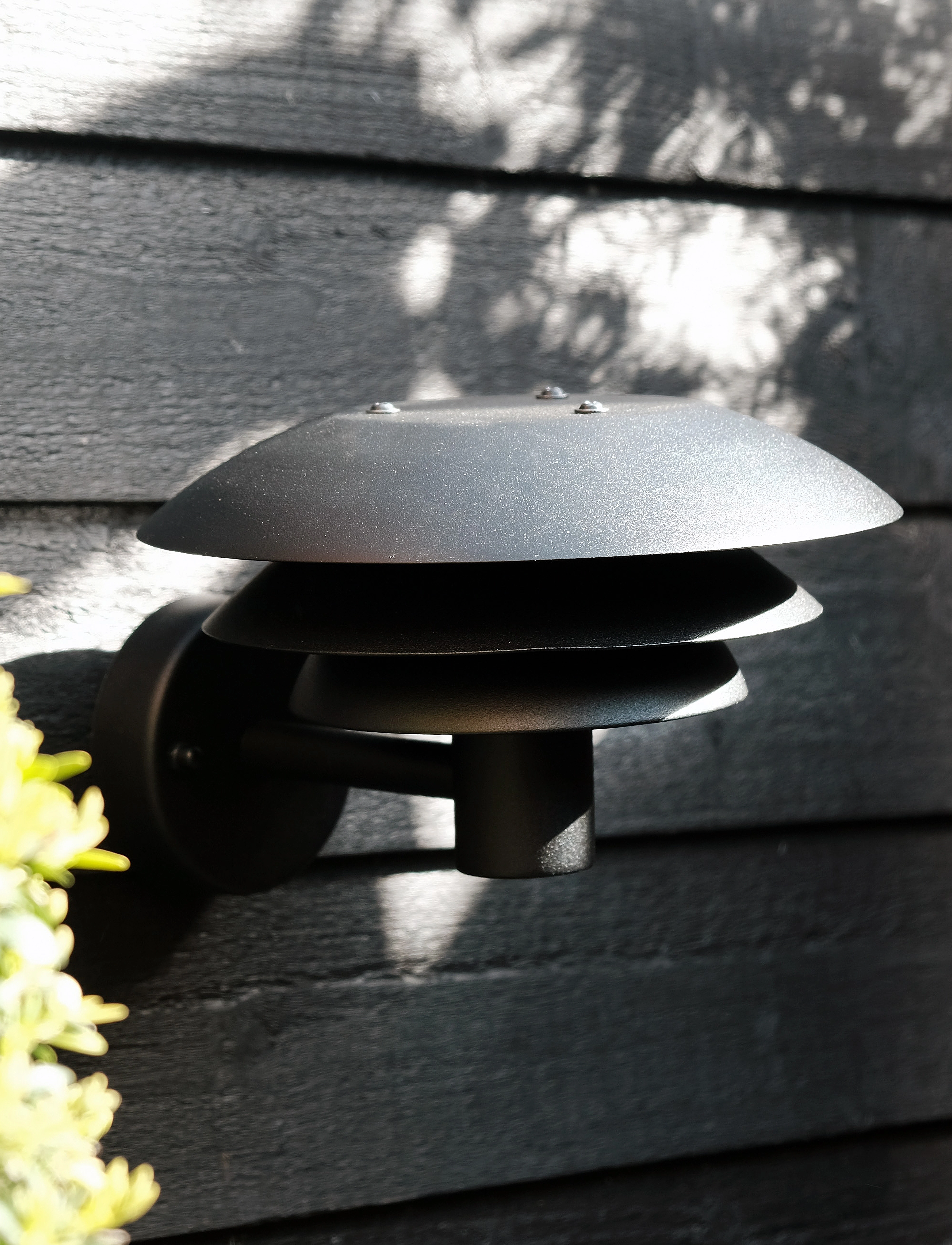 Dyberg Larsen Dl 20 Væglampe Sort Udendørs, Ø 20 cm, Black, Lamper > Væglamper, Unisex