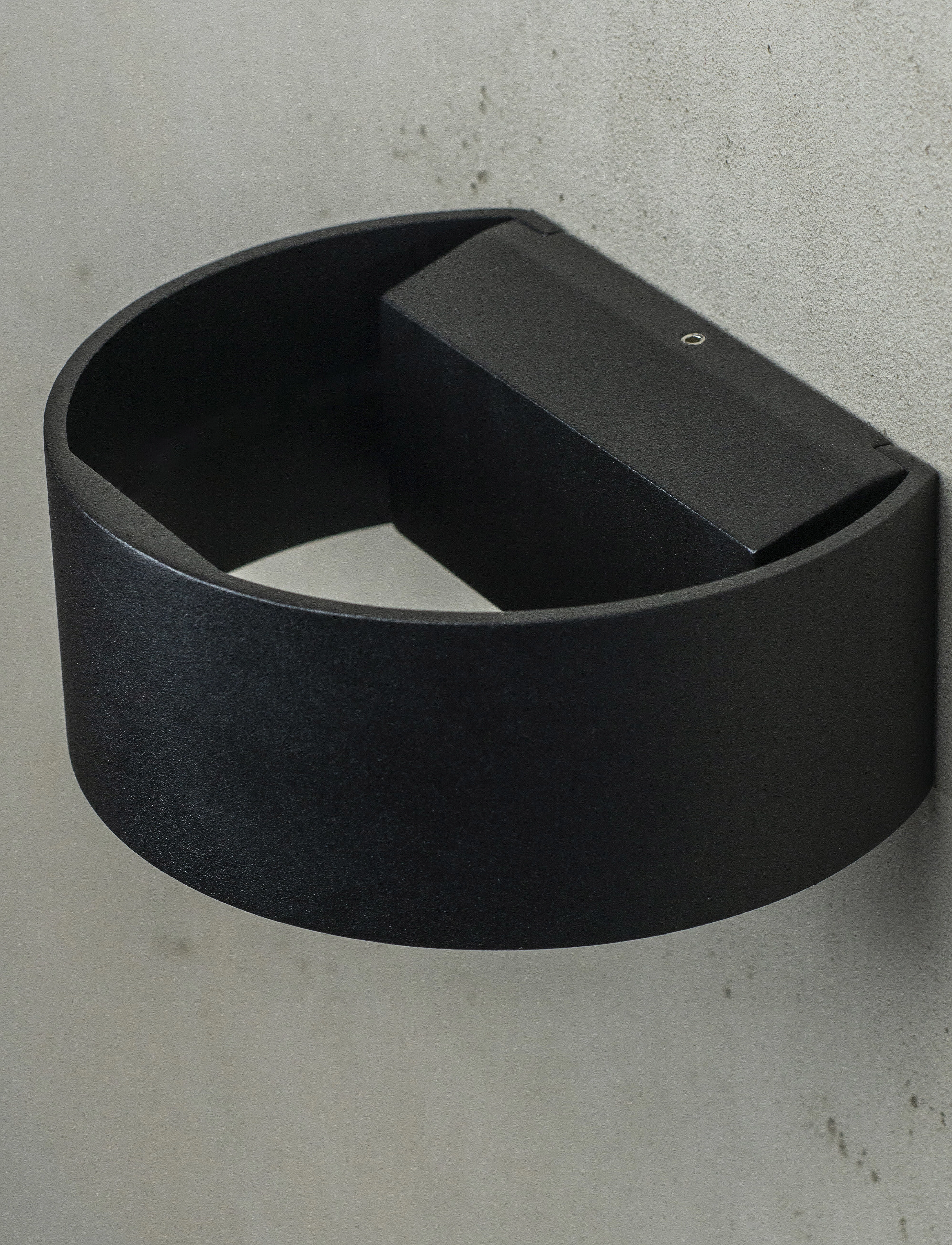 Dyberg Larsen Circle Væglampe Udendørs, Ø 15.2 cm, Black, Udendørs Belysning > Udendørs Væglamper, Unisex