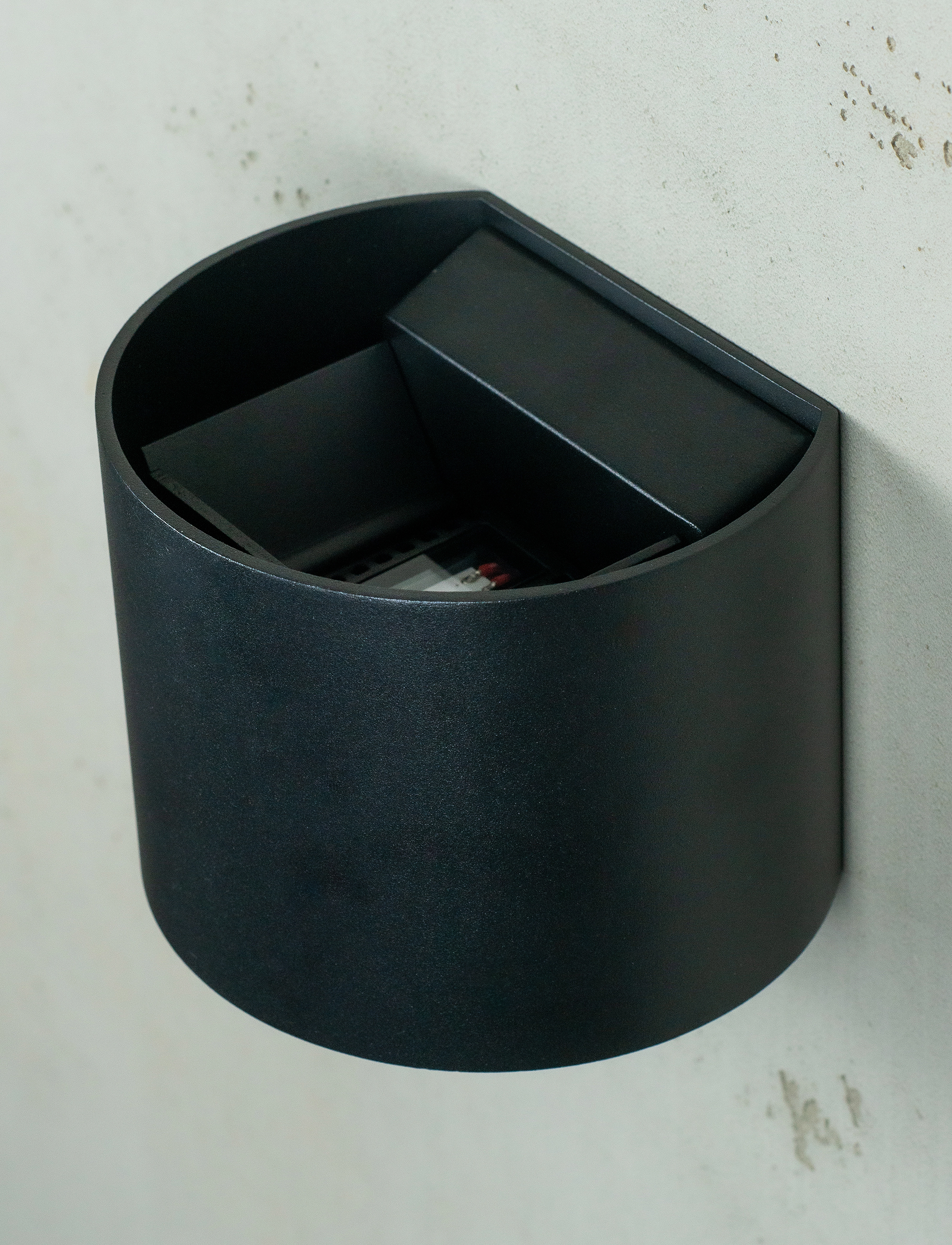 Dyberg Larsen Mars Væglampe Udendørs, Ø 14.5 cm, Black, Udendørs Belysning > Udendørs Væglamper, Unisex