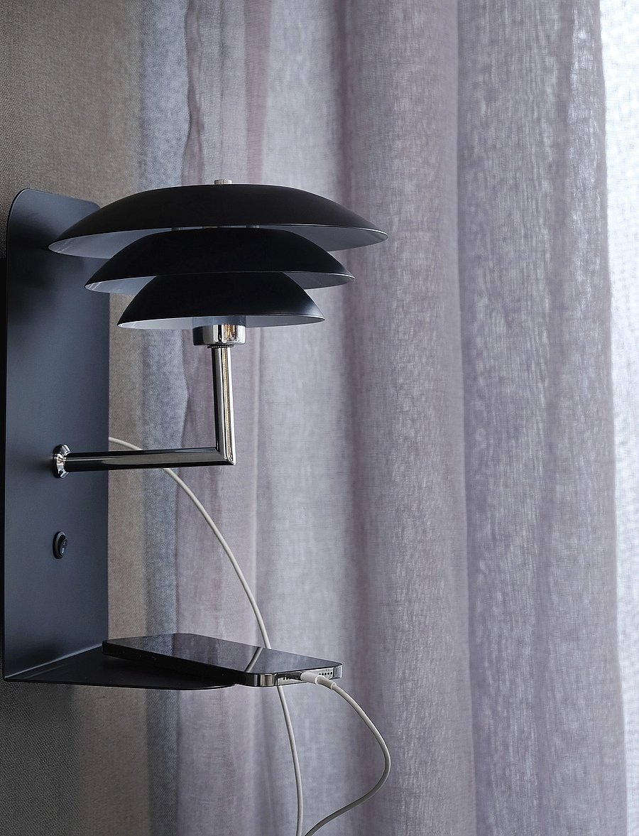 Dyberg Larsen - DL20 USB Shelf Lamp - wandleuchten - matt black - 2