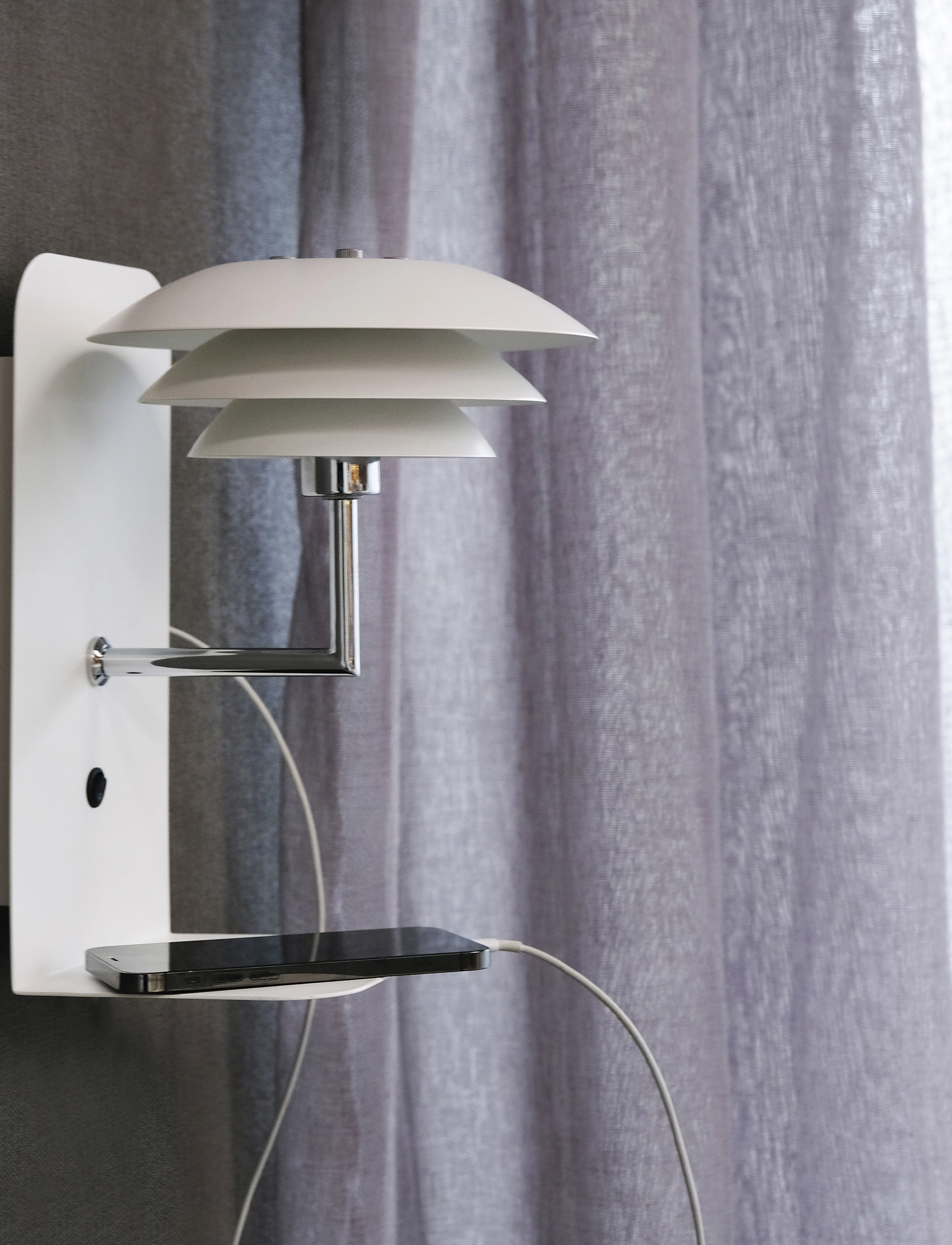 Dyberg Larsen Dl20 Usb Hylde Matt Hvid, Ø 20 cm, White, Lamper > Væglamper, Unisex