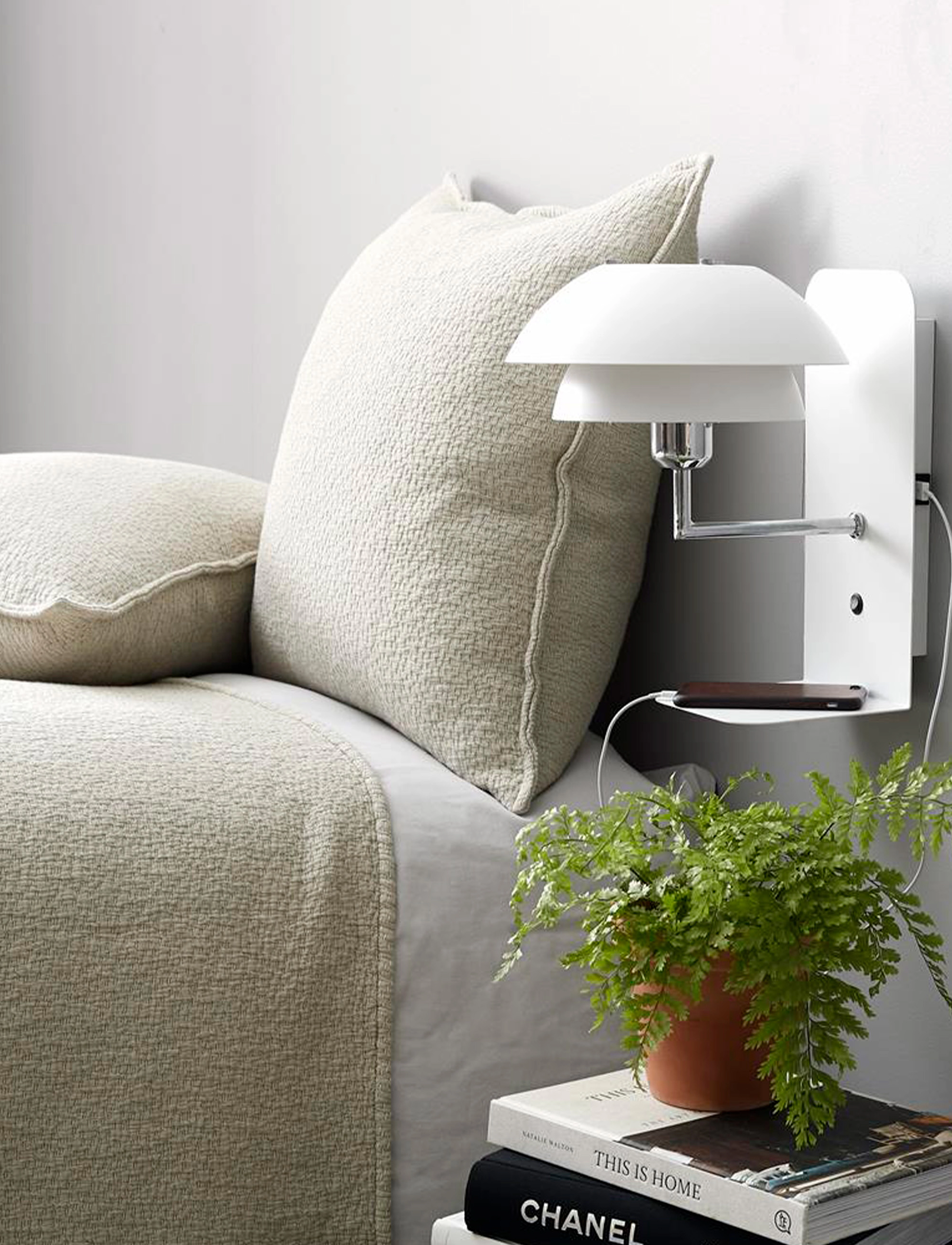 Dyberg Larsen Parma Væg Lampe M/Usb, Ø 25 cm, White, Lamper > Væglamper, Unisex