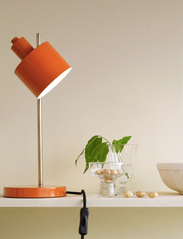 Dyberg Larsen - Ocean orange/ messing bordlampe - bureau- en tafellampen - orange/ brass - 5