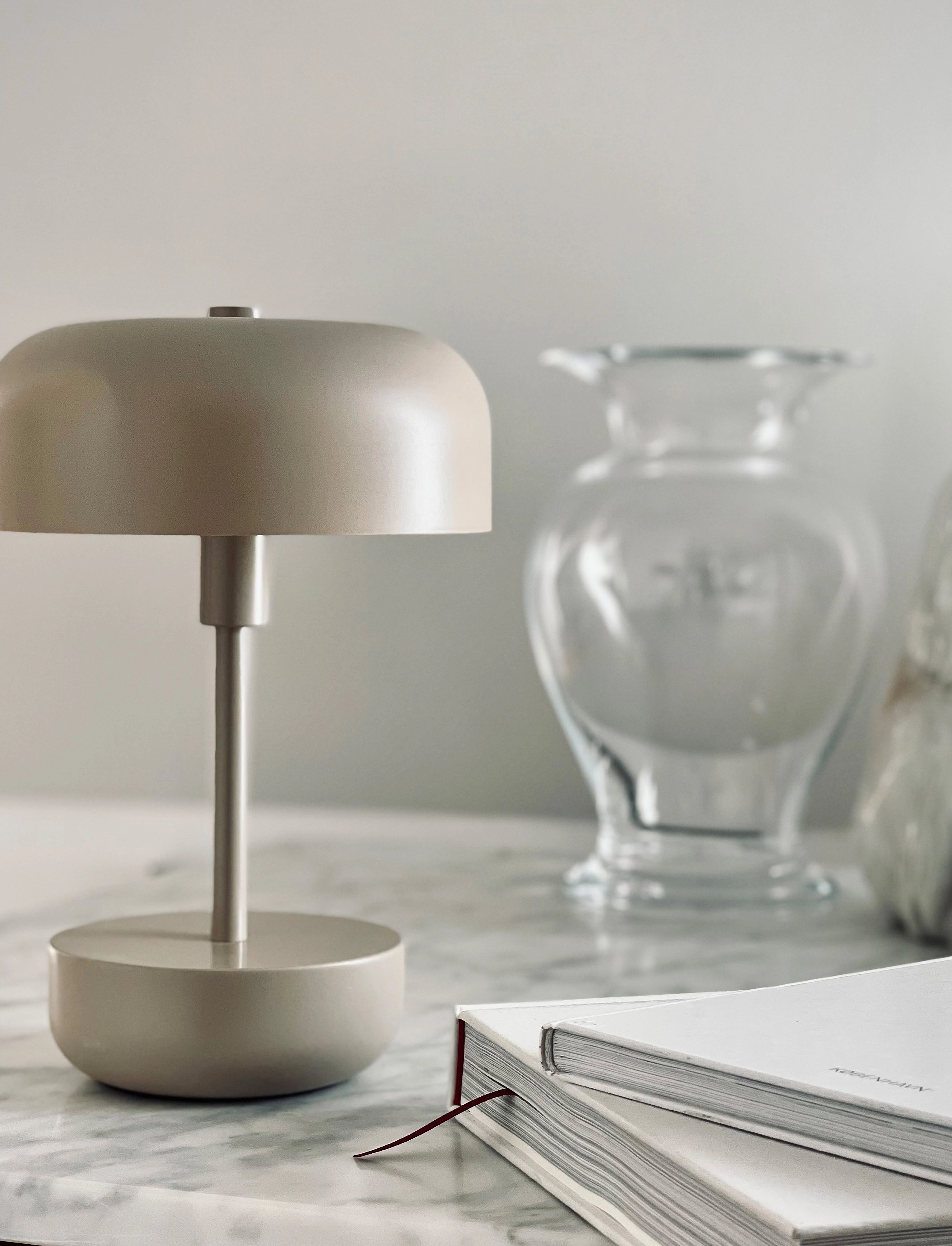 Dyberg Larsen Haipot Brun Led Genopladelig Bordlampe, H25.7 cm, Brown, Lamper > Bordlamper, Unisex
