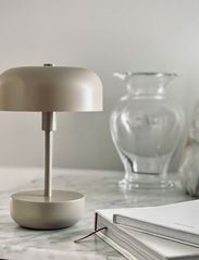 Dyberg Larsen - Haipot brun LED genopladelig bordlampe - shop etter pris - brown - 5