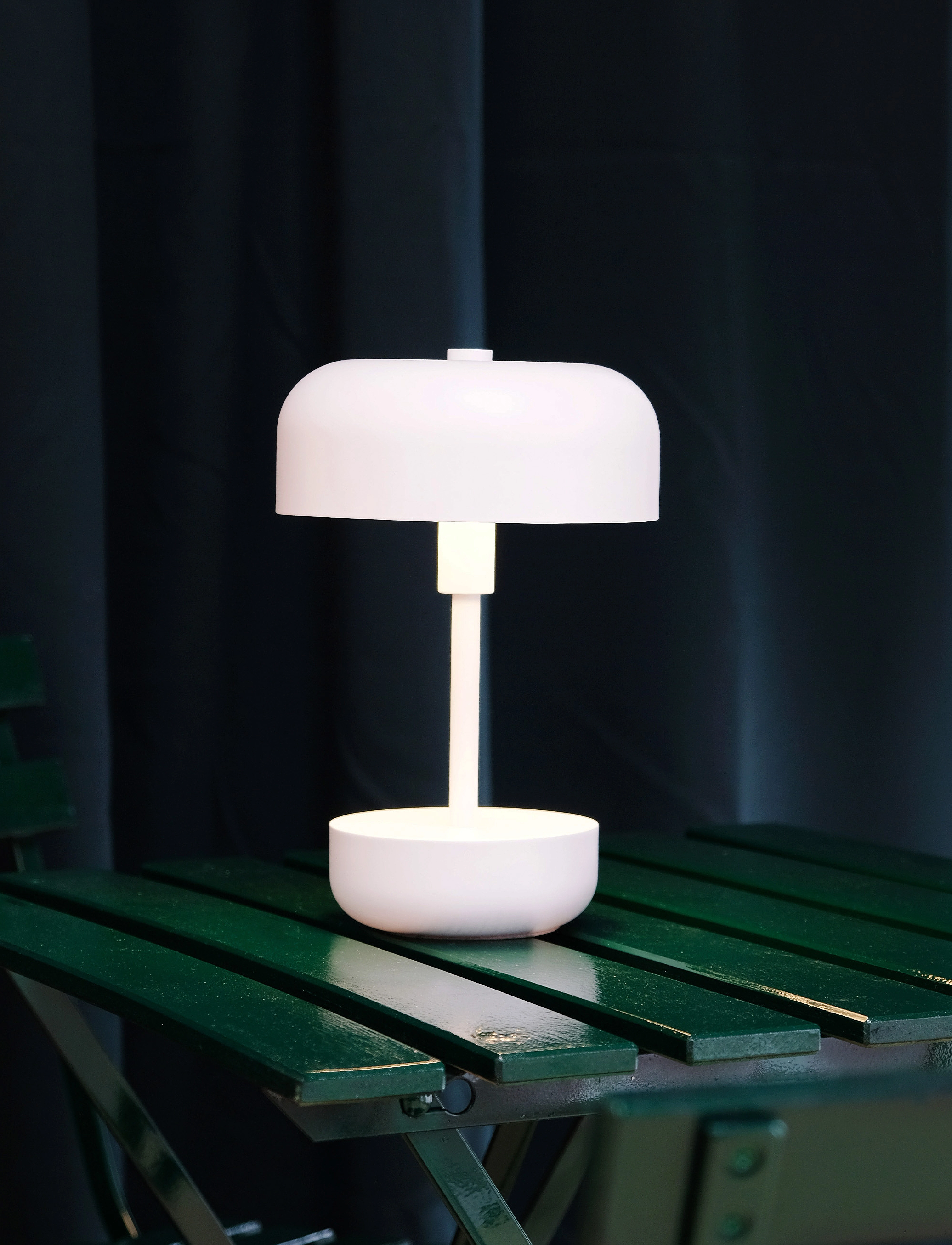 Dyberg Larsen - Haipot hvid LED genopladelig bordlampe - transportable lamper - white - 3