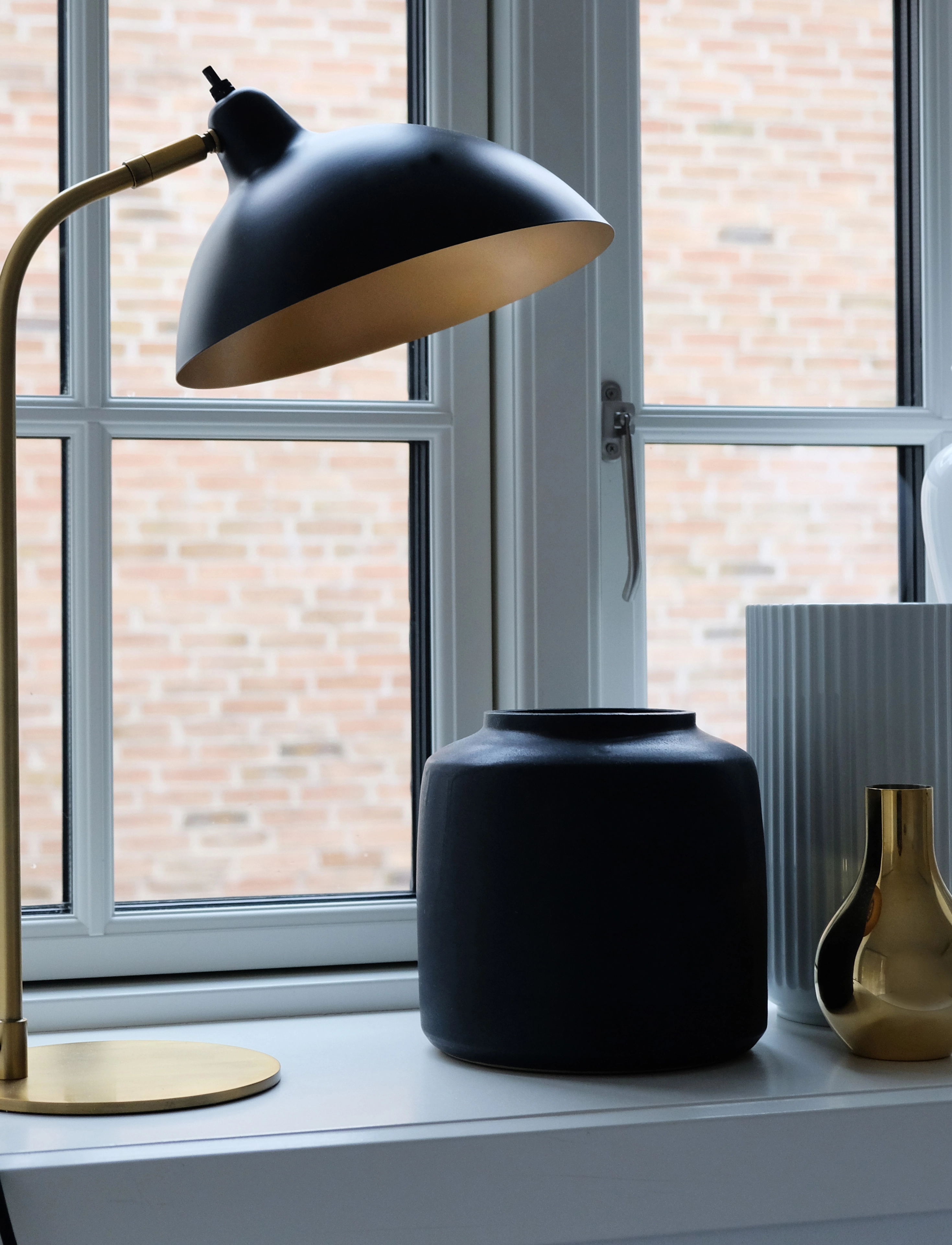 Dyberg Larsen Fututa Bordlampe, H36.5 cm, Black, Lamper > Bordlamper, Unisex