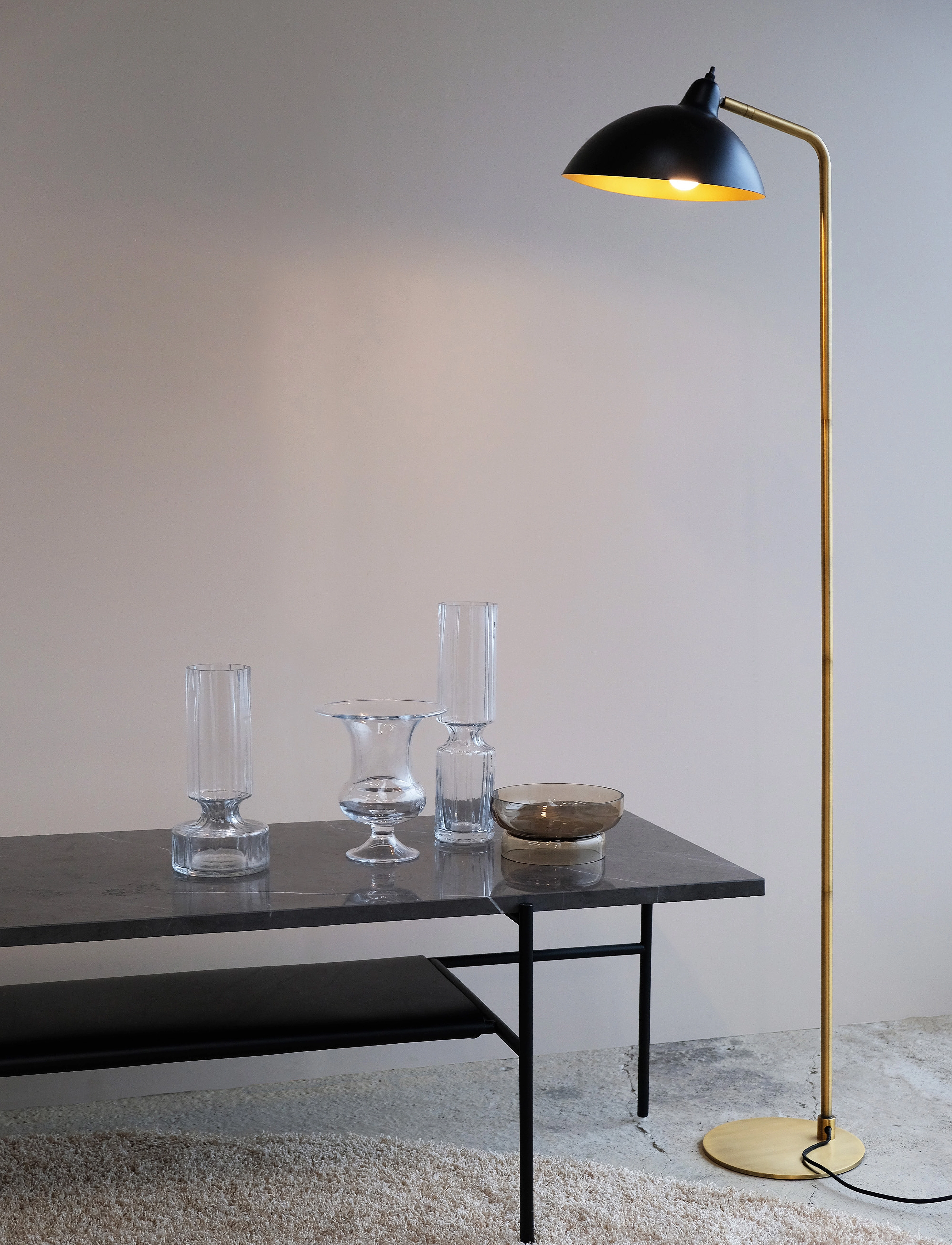 Dyberg Larsen - Futura gulvlampe - gulvlamper - black/brass - 4