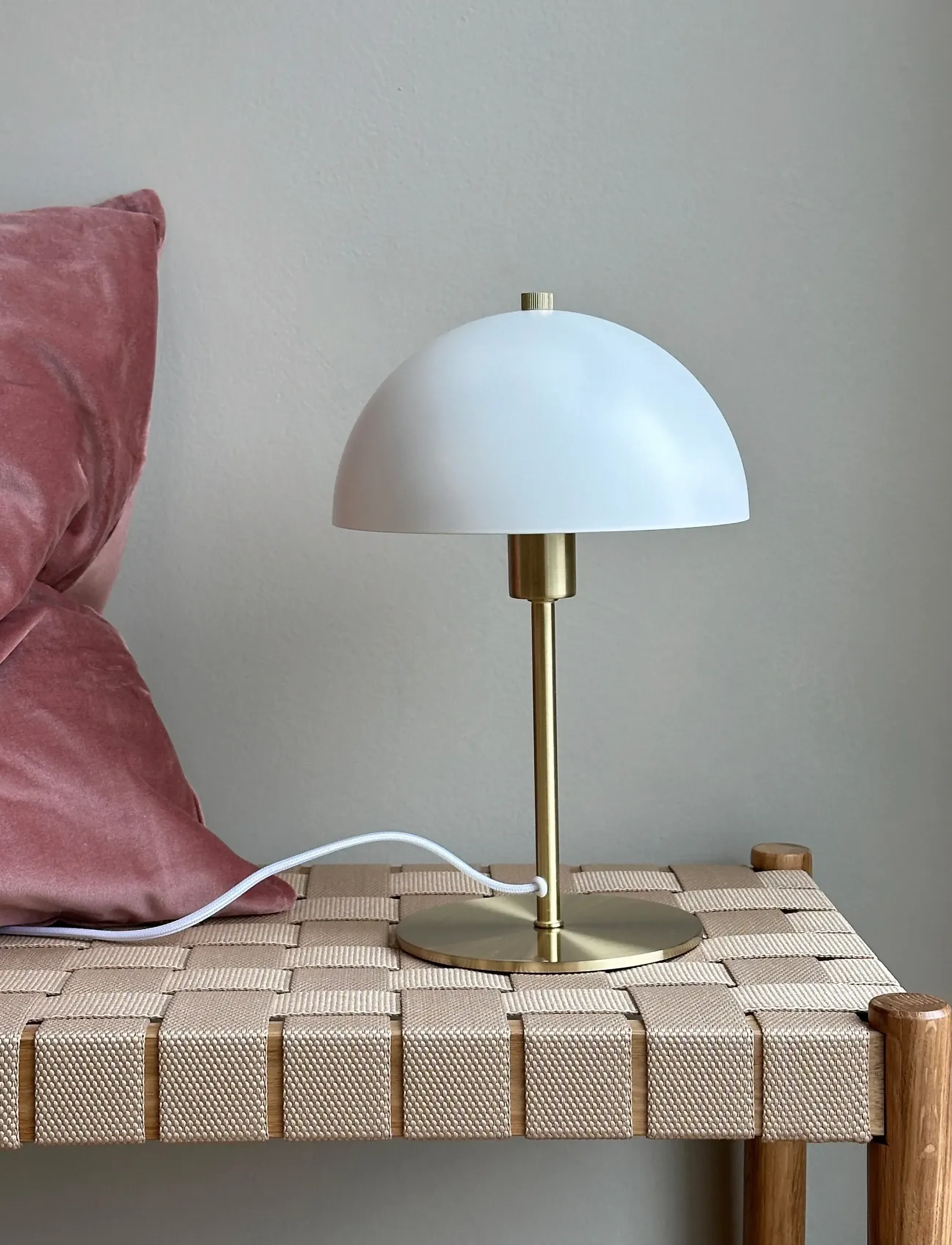 Dyberg Larsen Malmø Hvid/ Messing Bordlampe, One Size, Lamps, Weiß - Table Homeware