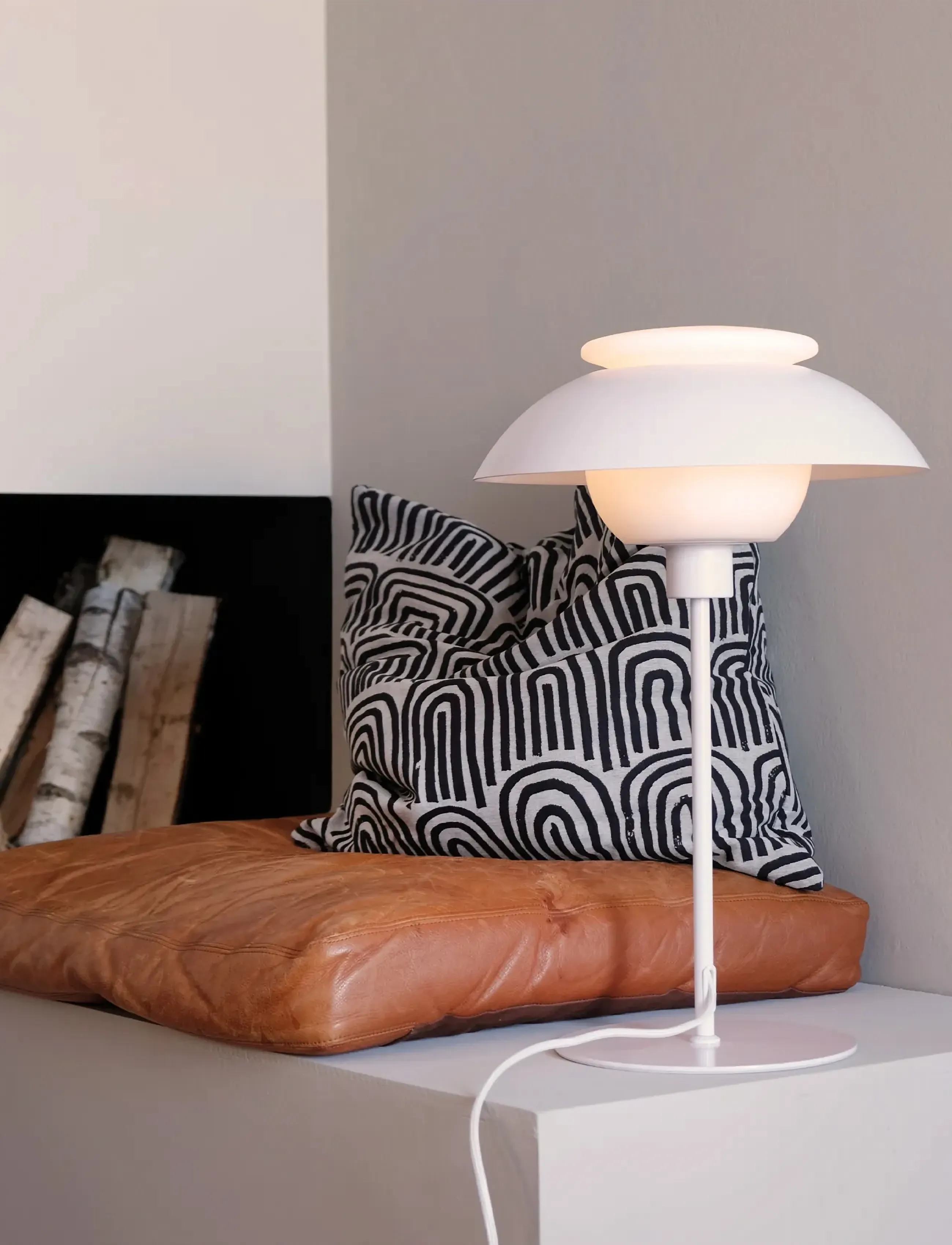 Dyberg Larsen - Opus bordlampe hvid metal/glas - stalinės lempos - white/ opal - 3