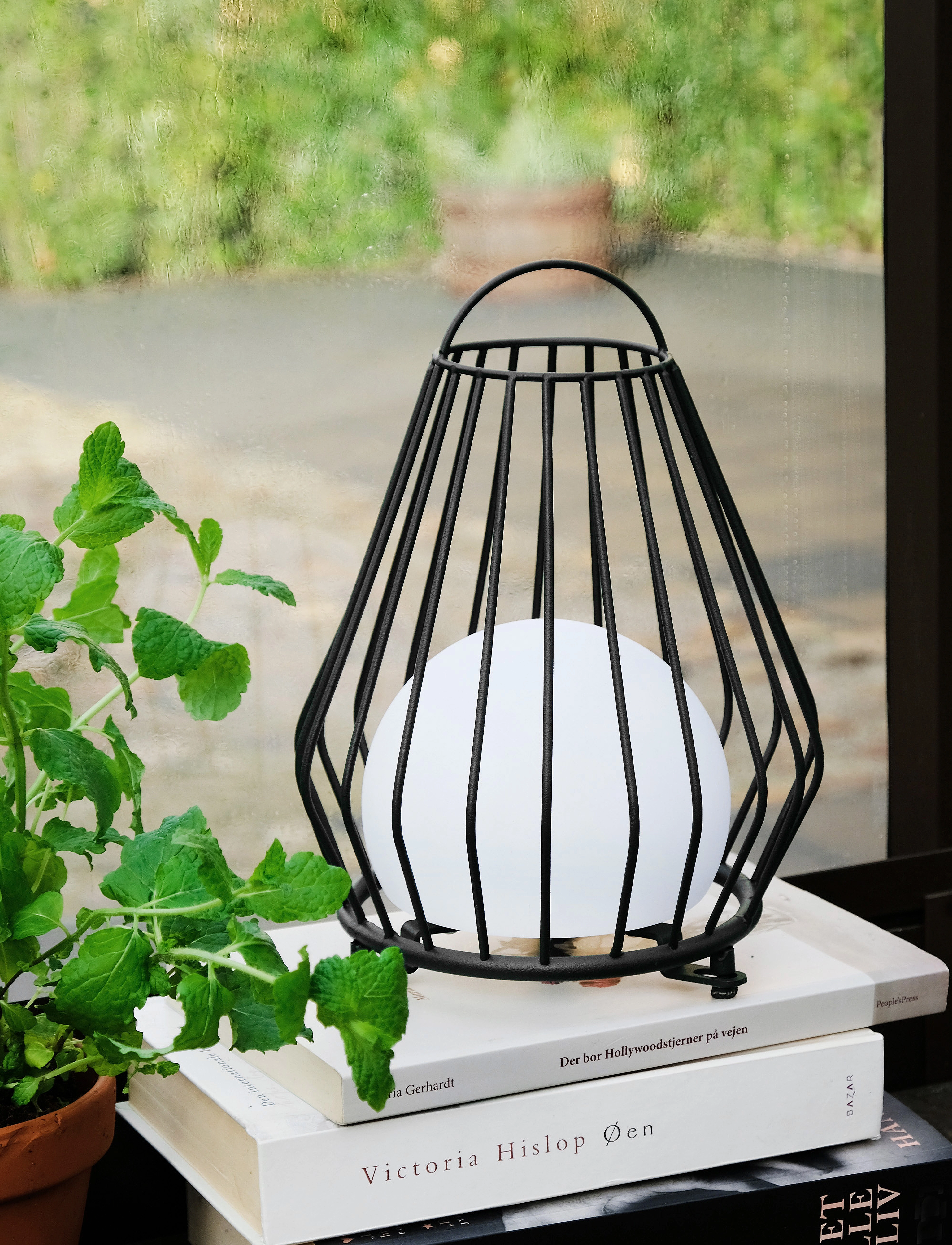 Dyberg Larsen Evesham Outdoor Lampe Sort Small, H23 cm, Black, Udendørs Belysning > Havelamper, Unisex
