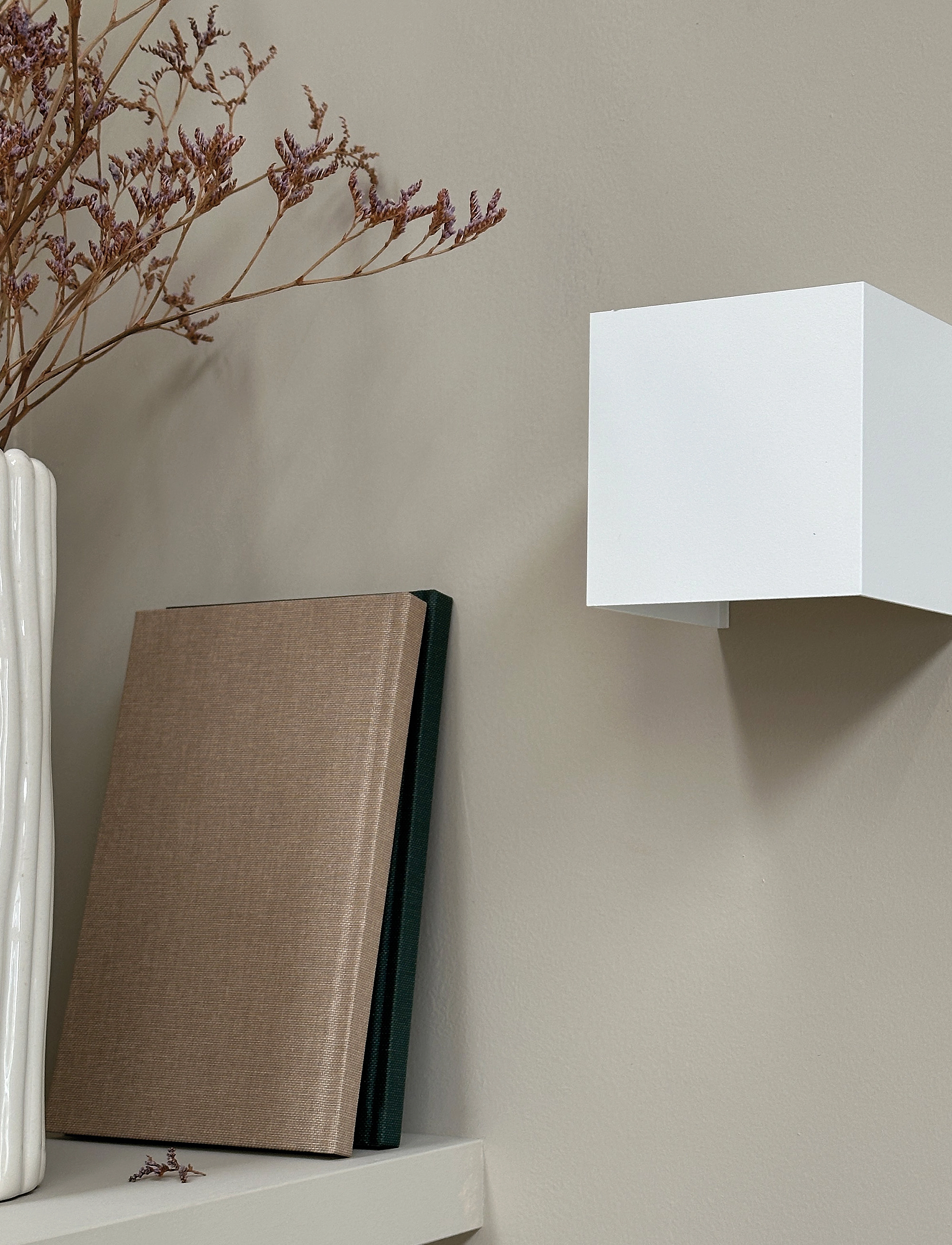 Dyberg Larsen - Venus Wall lamp White Indoor - wandlampen - white - 0