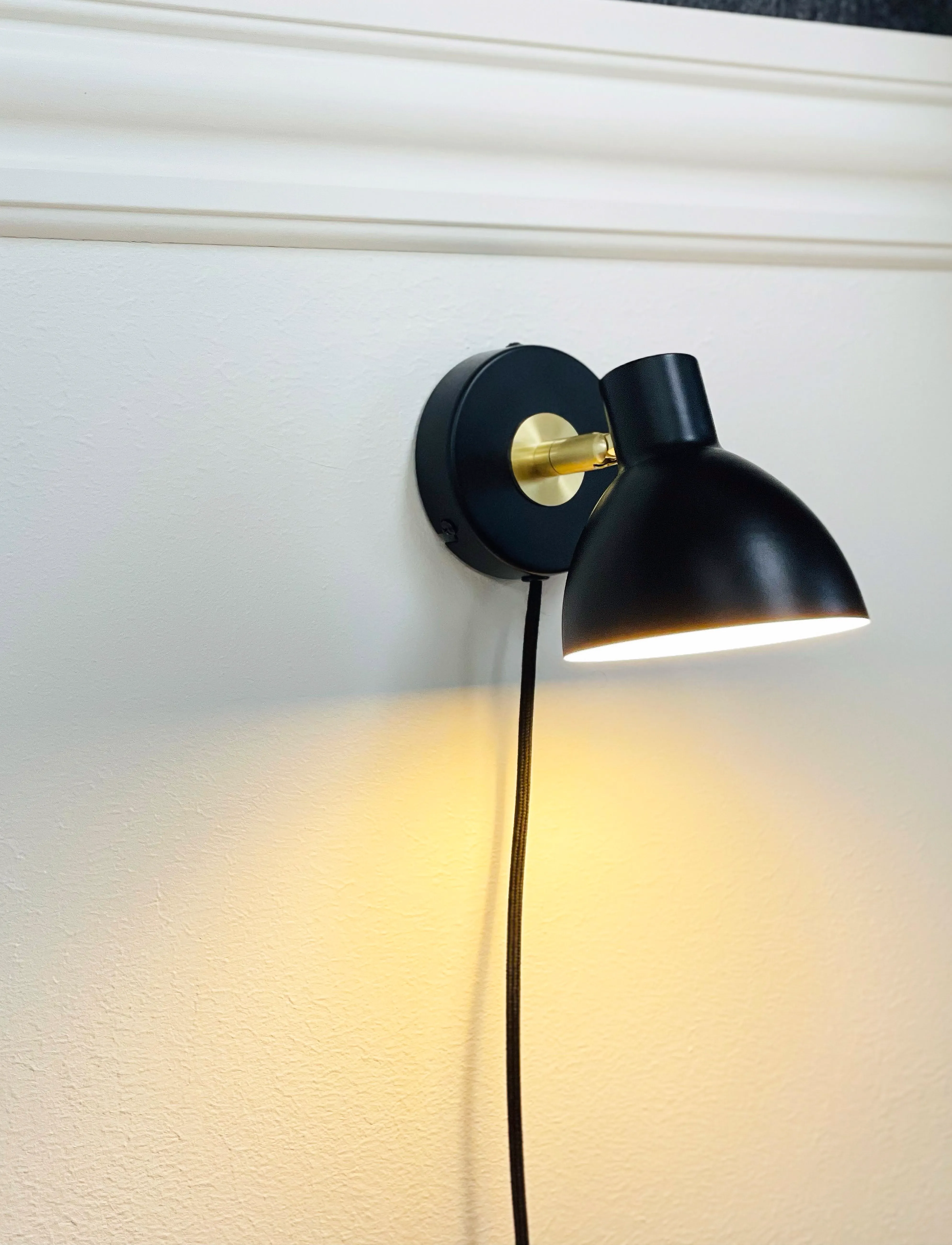 Dyberg Larsen Lilje, One Size, Black, Lamper > Væglamper, Unisex