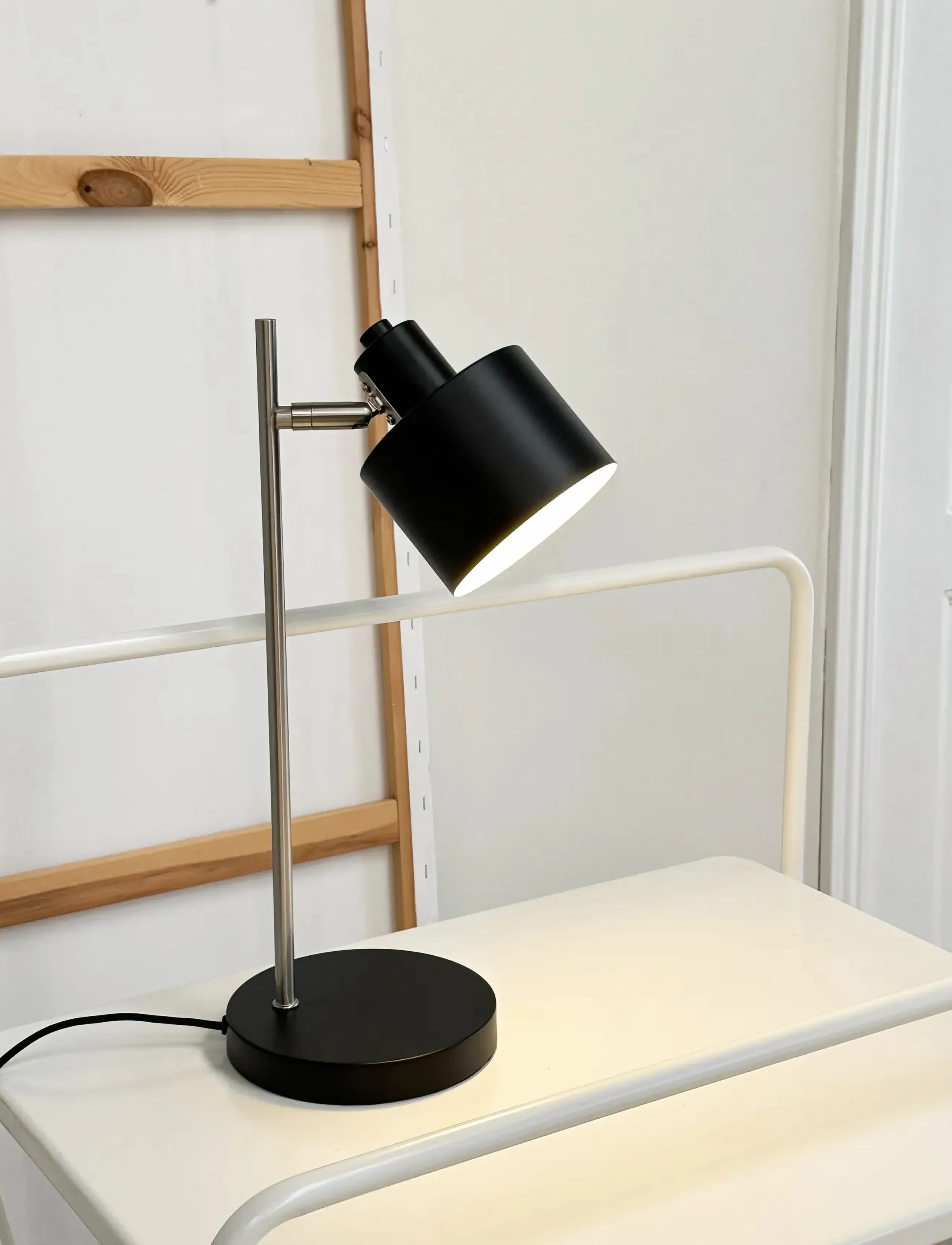 Dyberg Larsen Ocean Sort/ Børstet Stål Bordlampe, One Size, Lamps, Schwarz - Table Homeware