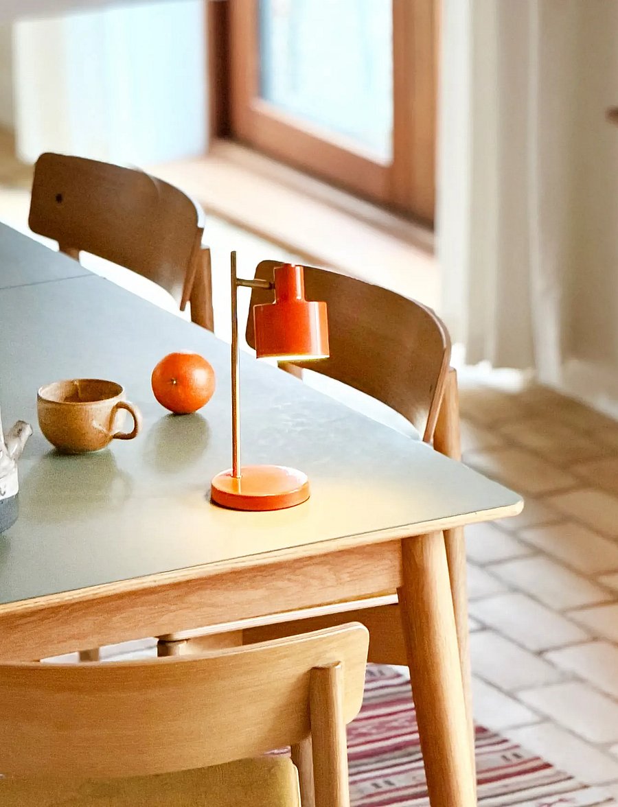 Dyberg Larsen - Ocean mini LED Portable orange/ messing bordlampe - mobile lampen - orange/ brass - 0