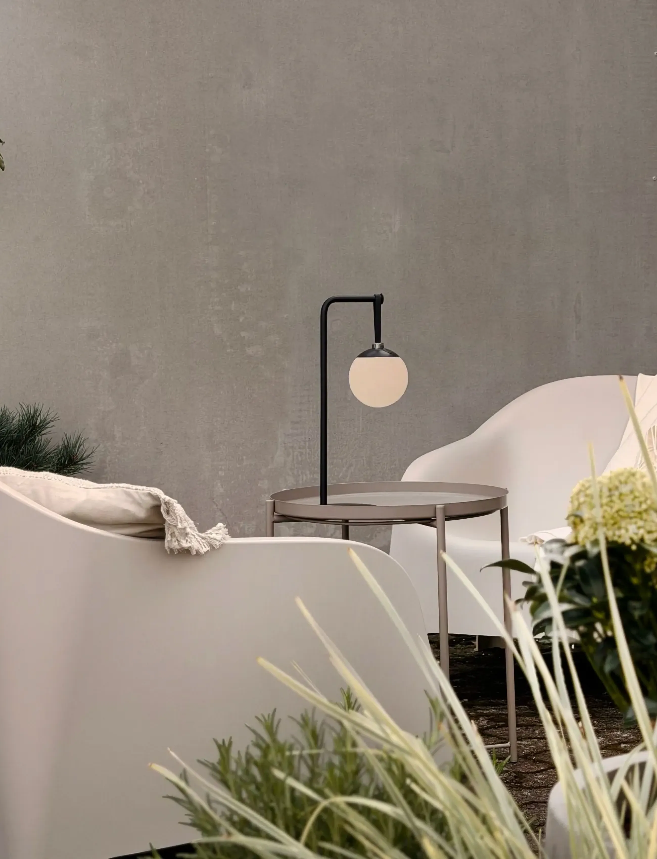 Dyberg Larsen Odin Lysbold Med Bordstander, One Size, Lamps, Schwarz - Table Homeware
