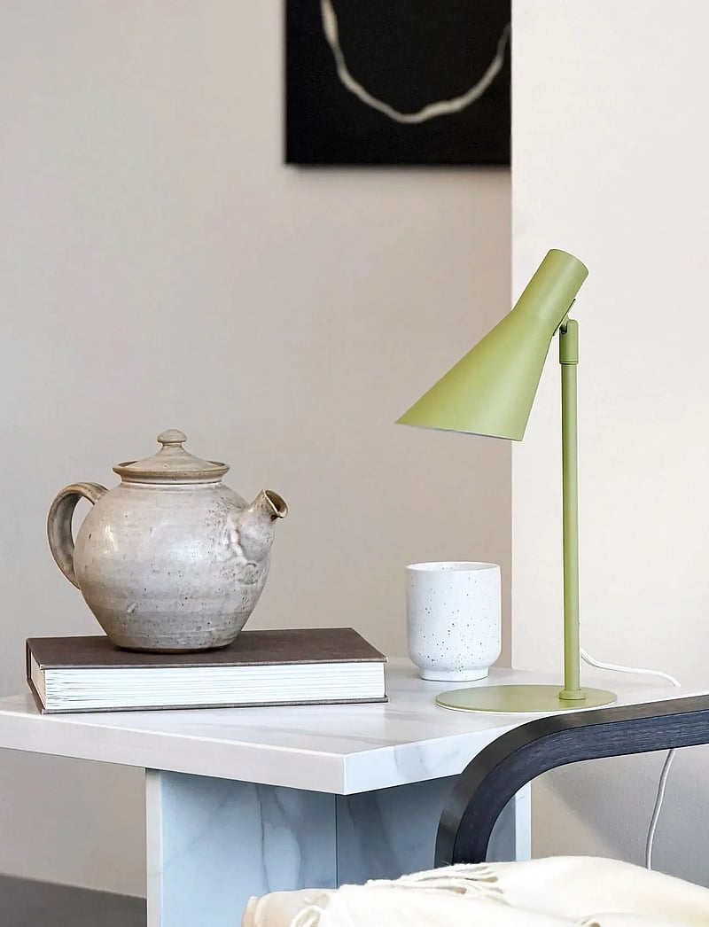 Dyberg Larsen - DL12 mini bordlampe grøn - schreibtisch- & tischlampen - green - 4