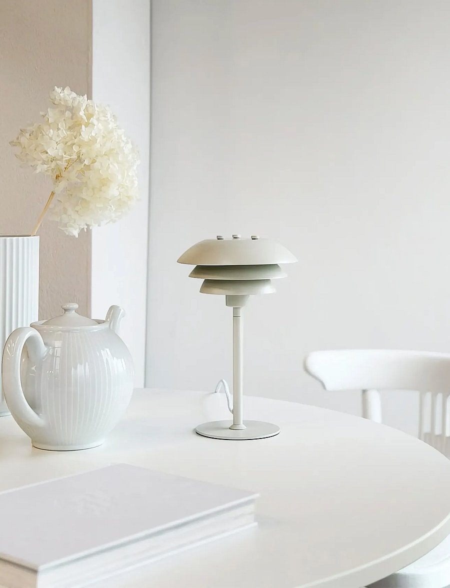 Dyberg Larsen - Sixteen Table Lamp - schreibtisch- & tischlampen - pearl white - 0