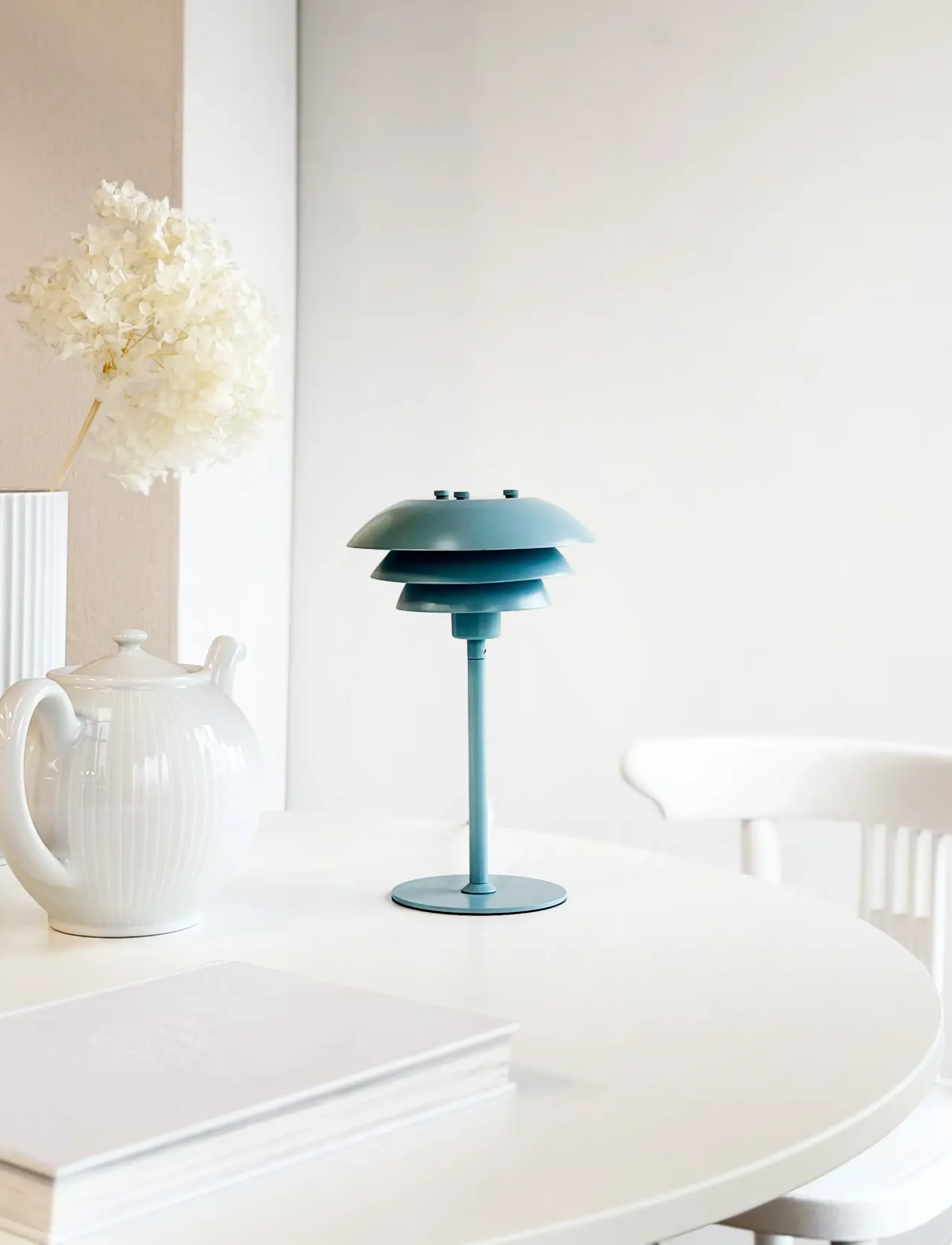 Dyberg Larsen Sixteen Bordlampe Isblå, One Size, Lamps, Blau - Table Homeware
