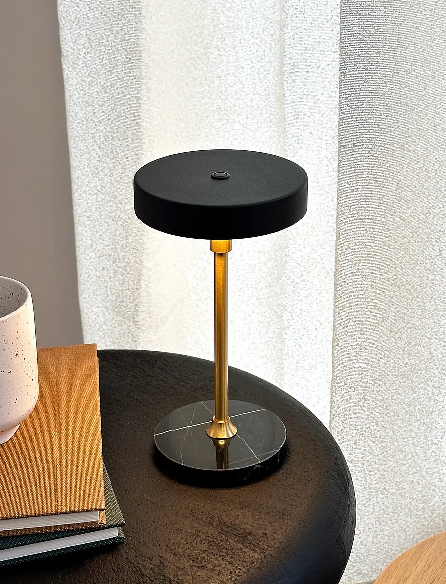 Dyberg Larsen - MOONLIGHT LED mini genopladelig bordlampe sort med sort marmor, messing - laualambid - black/ marble/ brass - 5