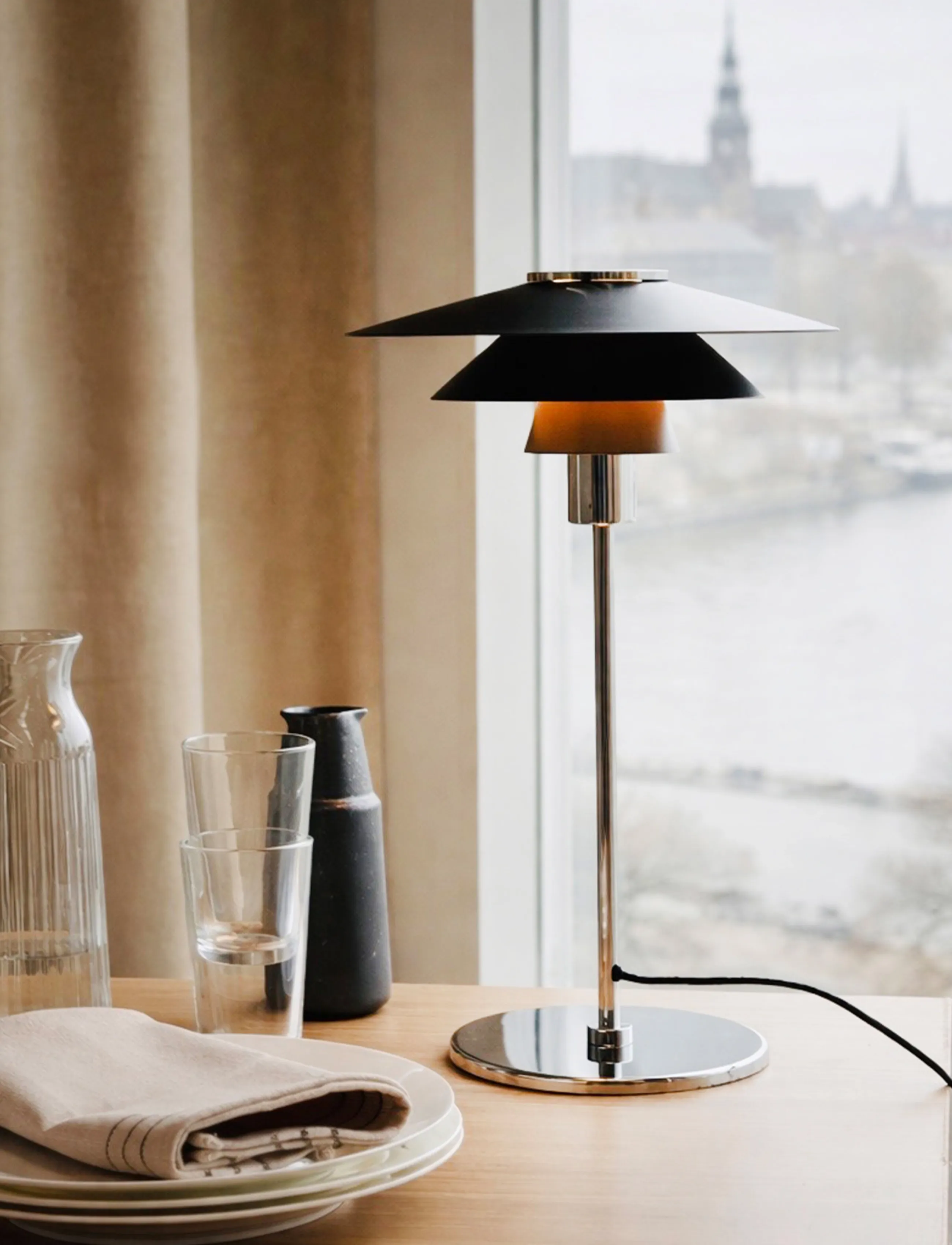 Dyberg Larsen - Kay Bordlampe - Sort - schreibtisch- & tischlampen - black/ chrome - 0