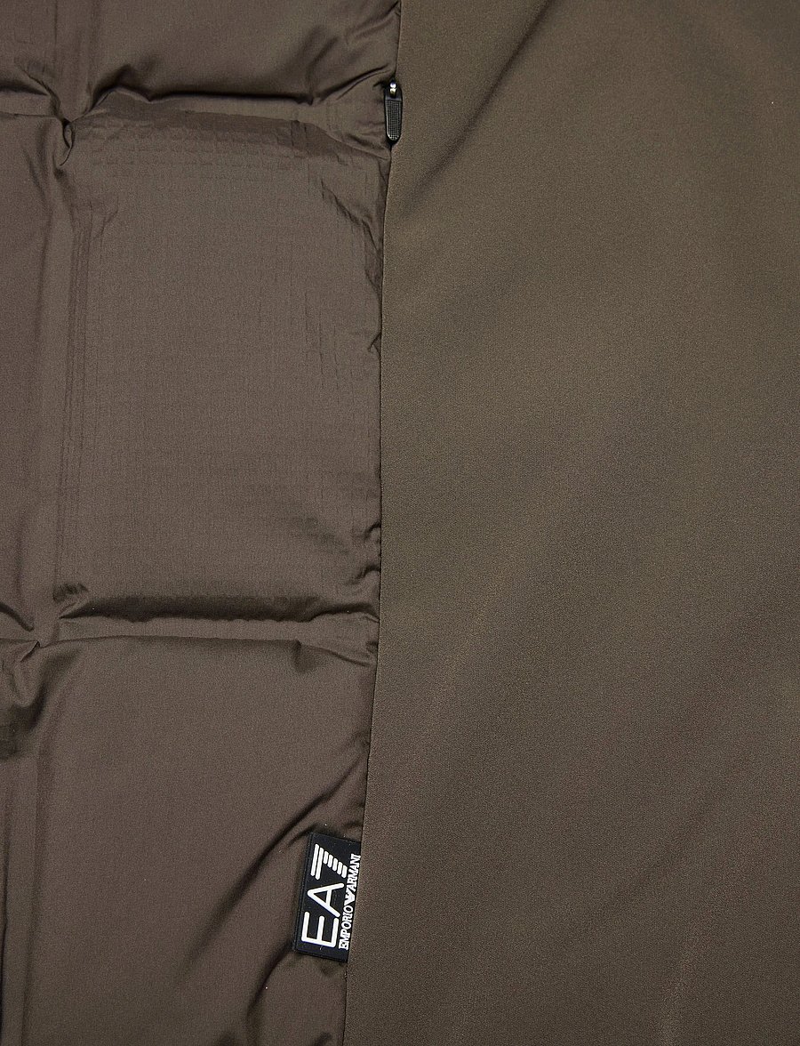 EA7 - VEST - westen - mulch - 3