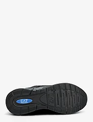 EA7 - SNEAKERS - låga sneakers - t565-triple blk+griffin - 4