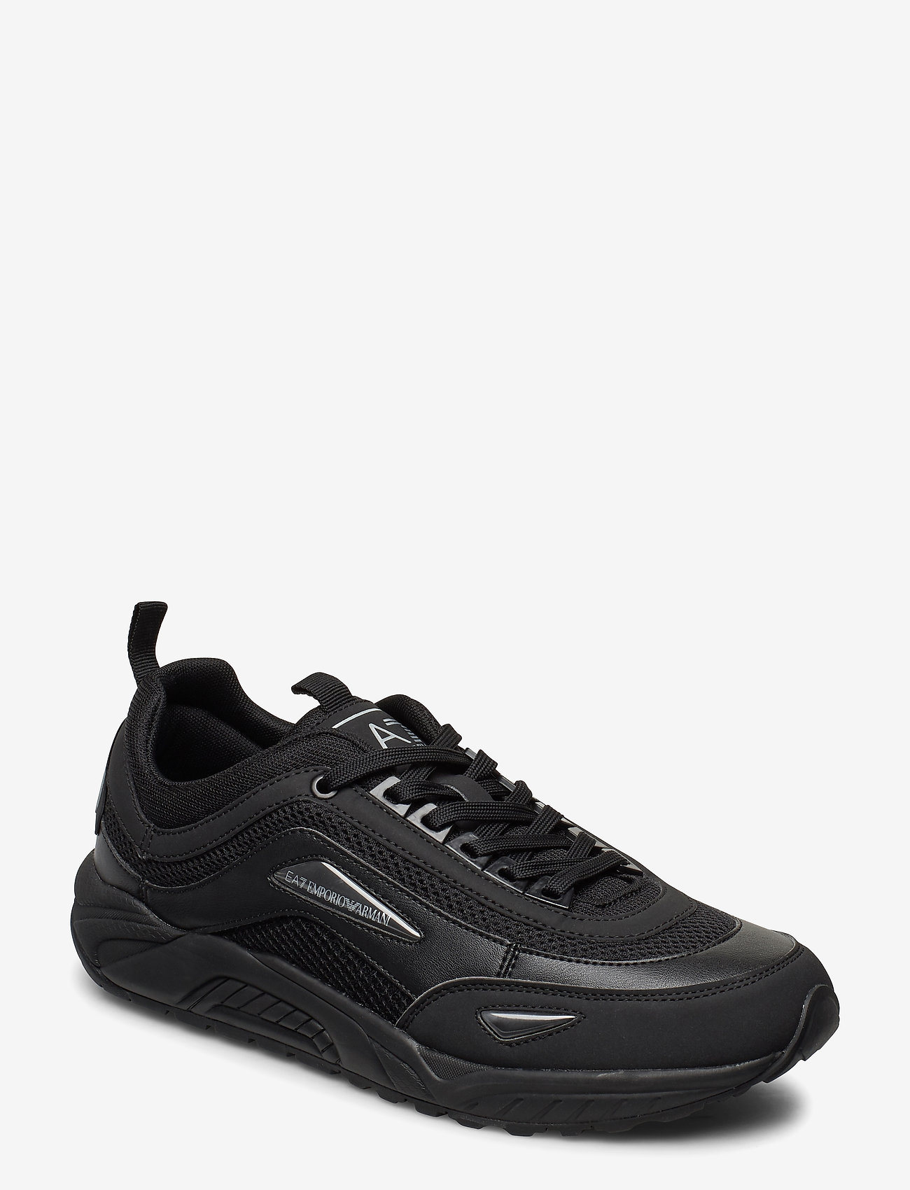 TRIPLE BLACK