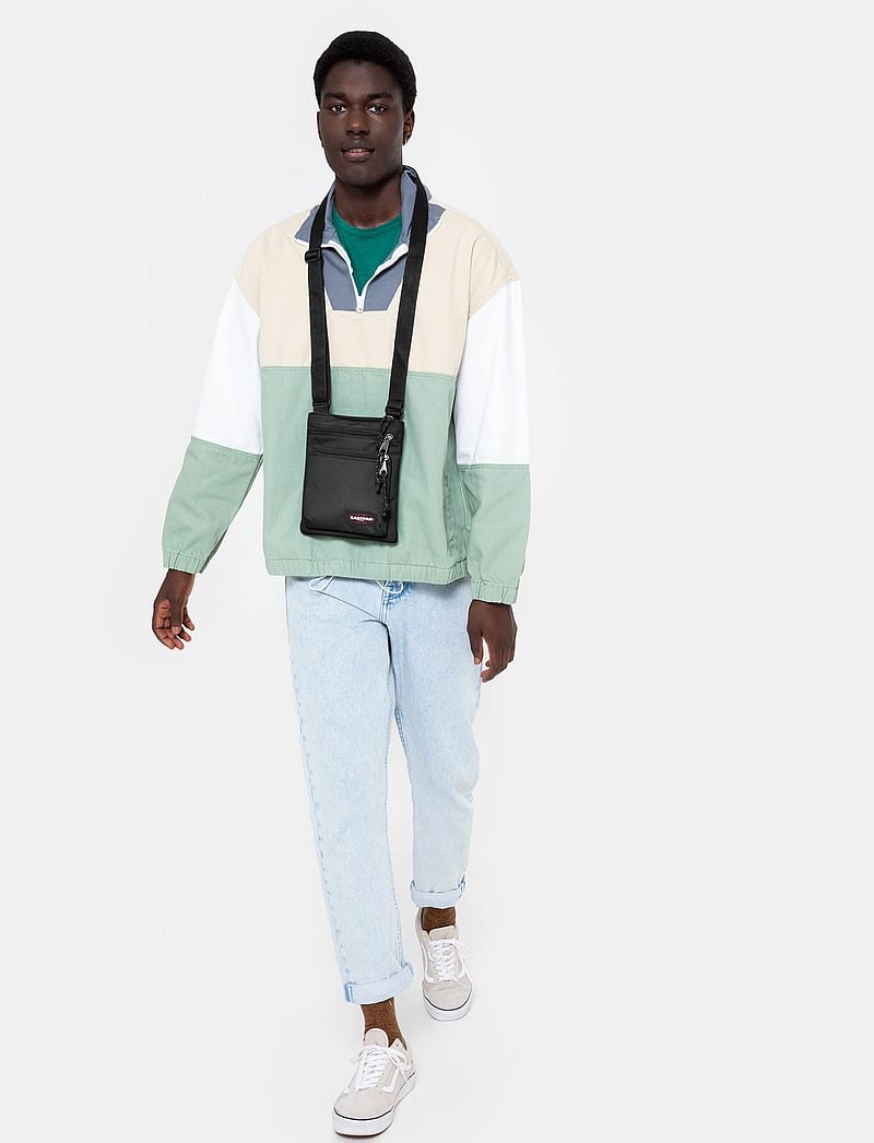 Eastpak - RUSHER - skuldertasker - black - 0