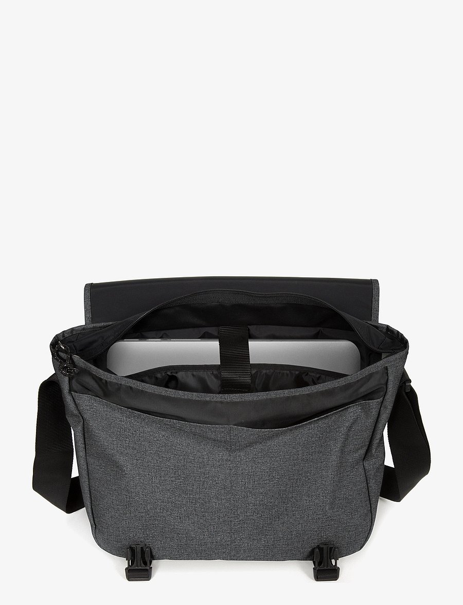 Eastpak - Delegate + - vardagsstil - black - 1