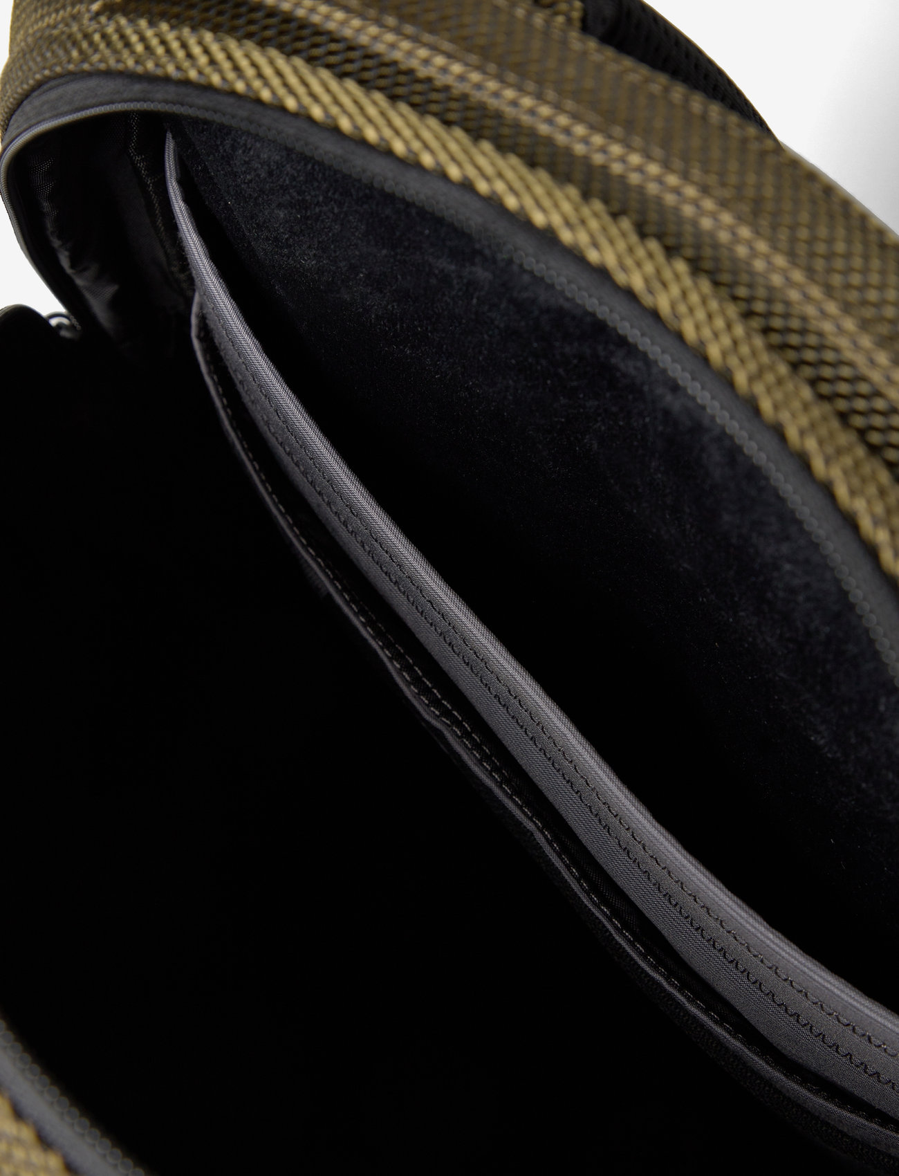 Eastpak - Tecum M - cnnct army - 3