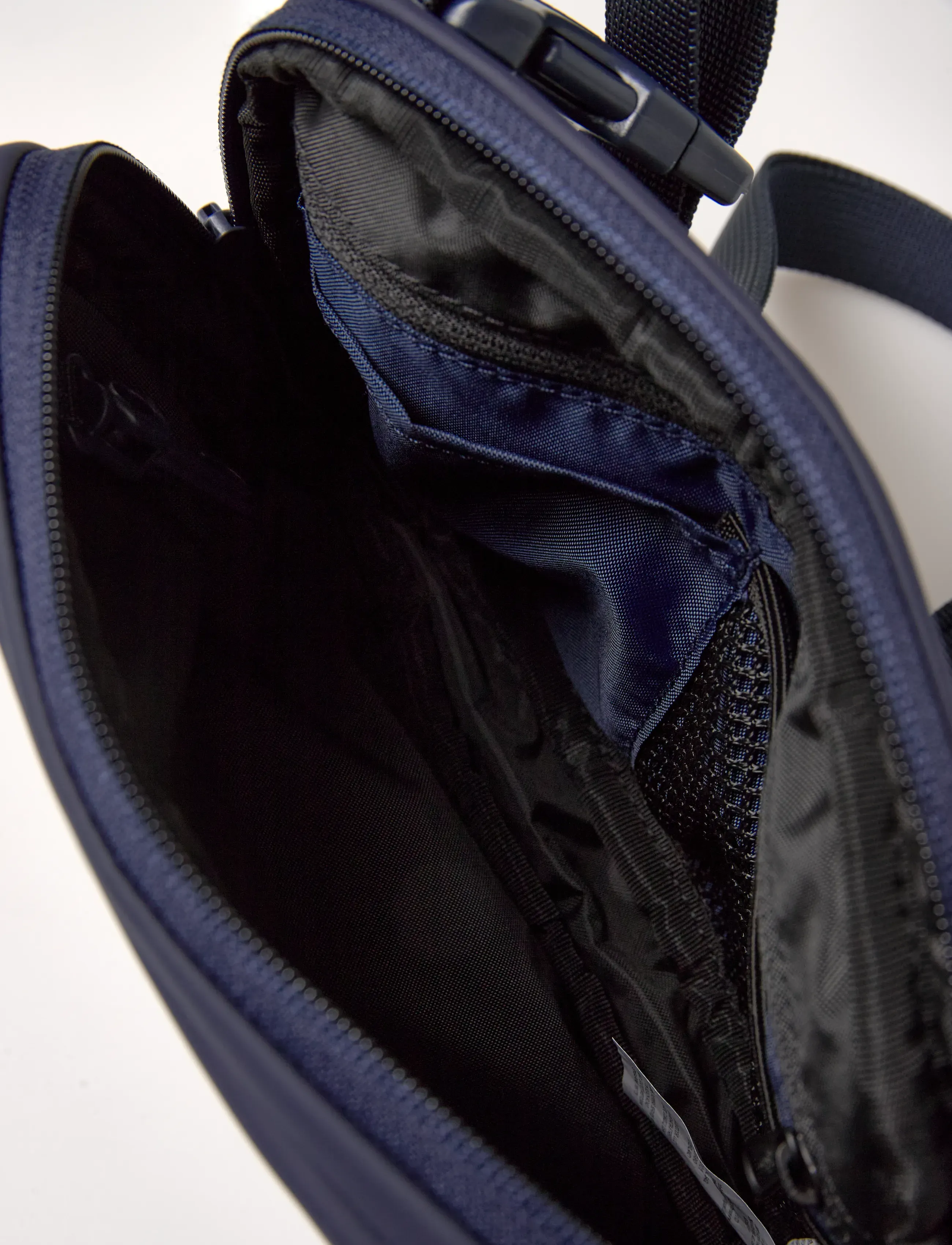 Eastpak - ARJAN - shop efter stil - cnnctfmtadmiral - 4