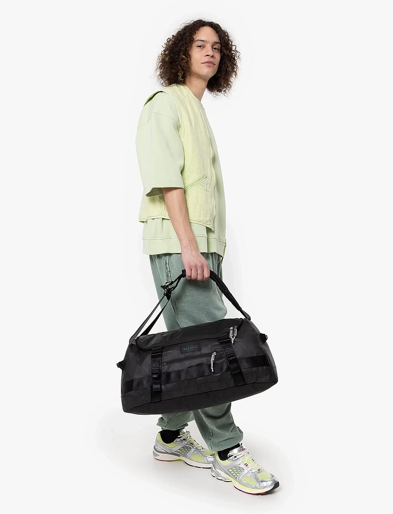 Eastpak - DUFFEL PACK S - duffel bags - tarp black2 - 0