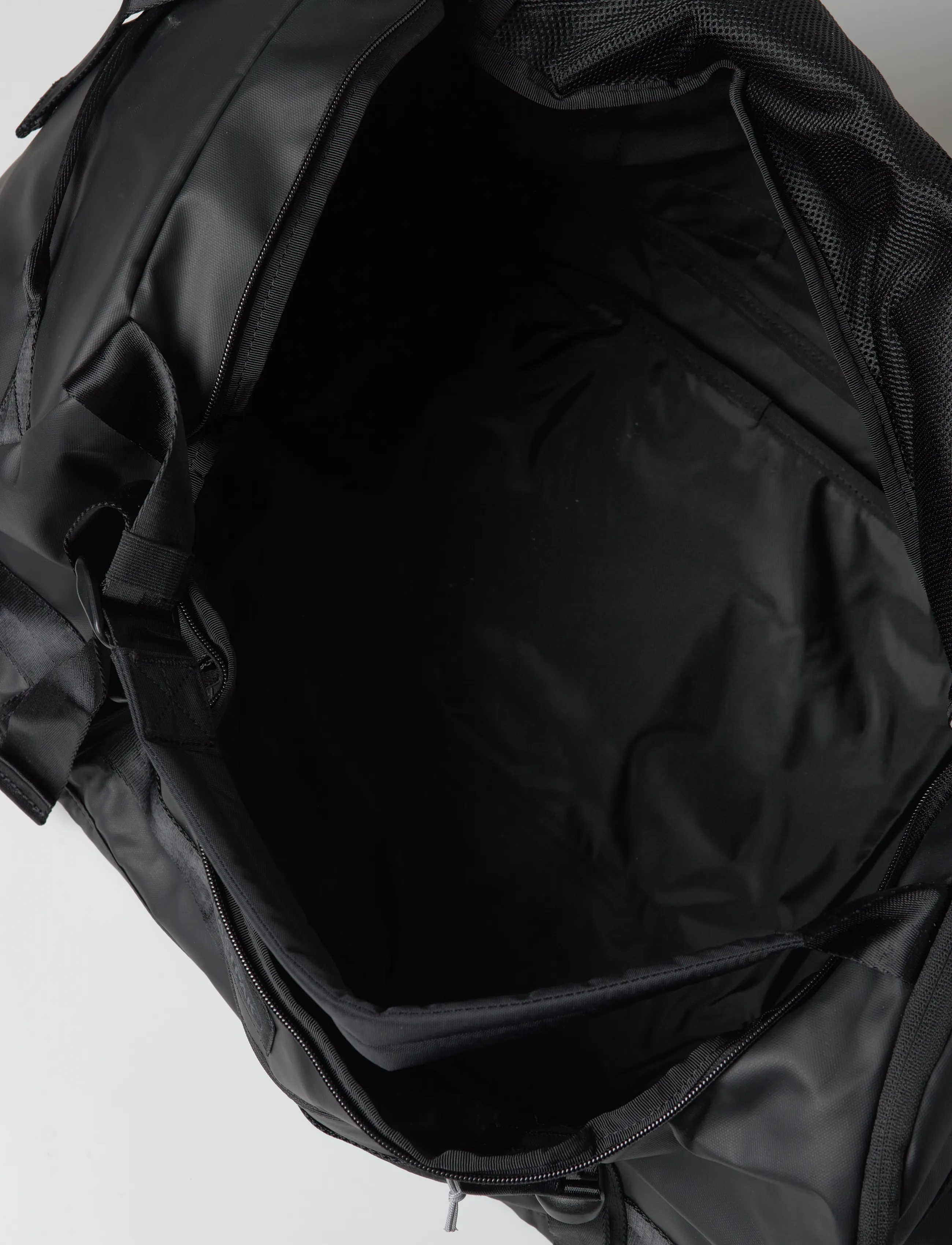 Eastpak - DUFFEL PACK M - tarp black2 - 4