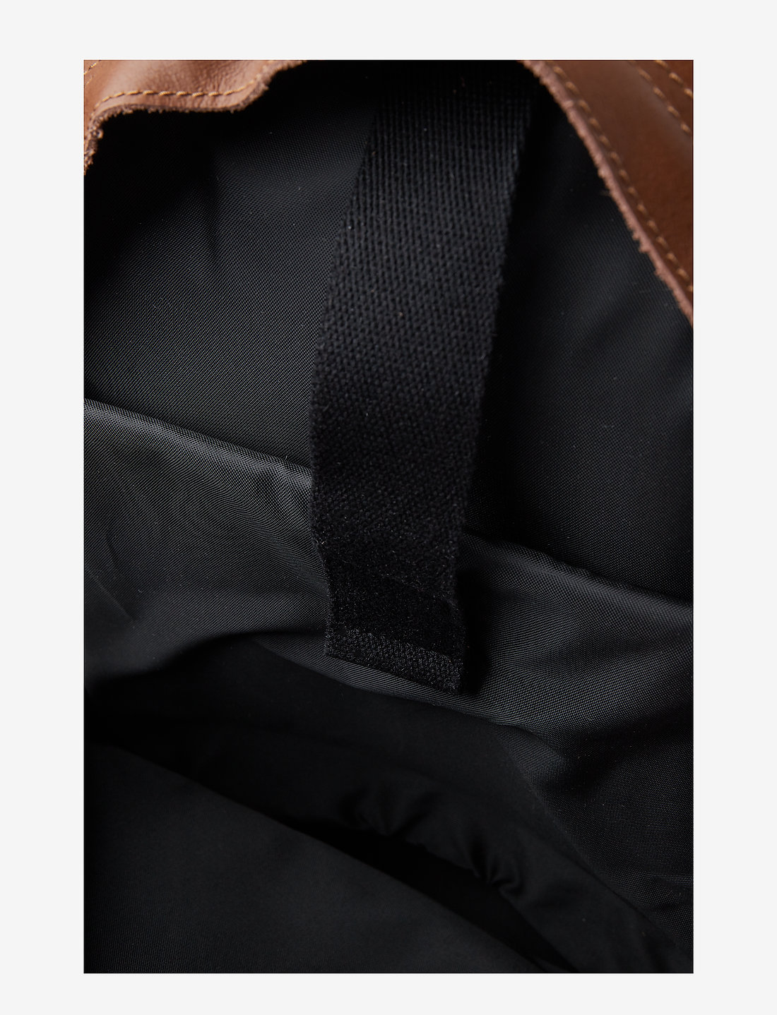 Eastpak Floid Brownie Leather 270 Booztlet