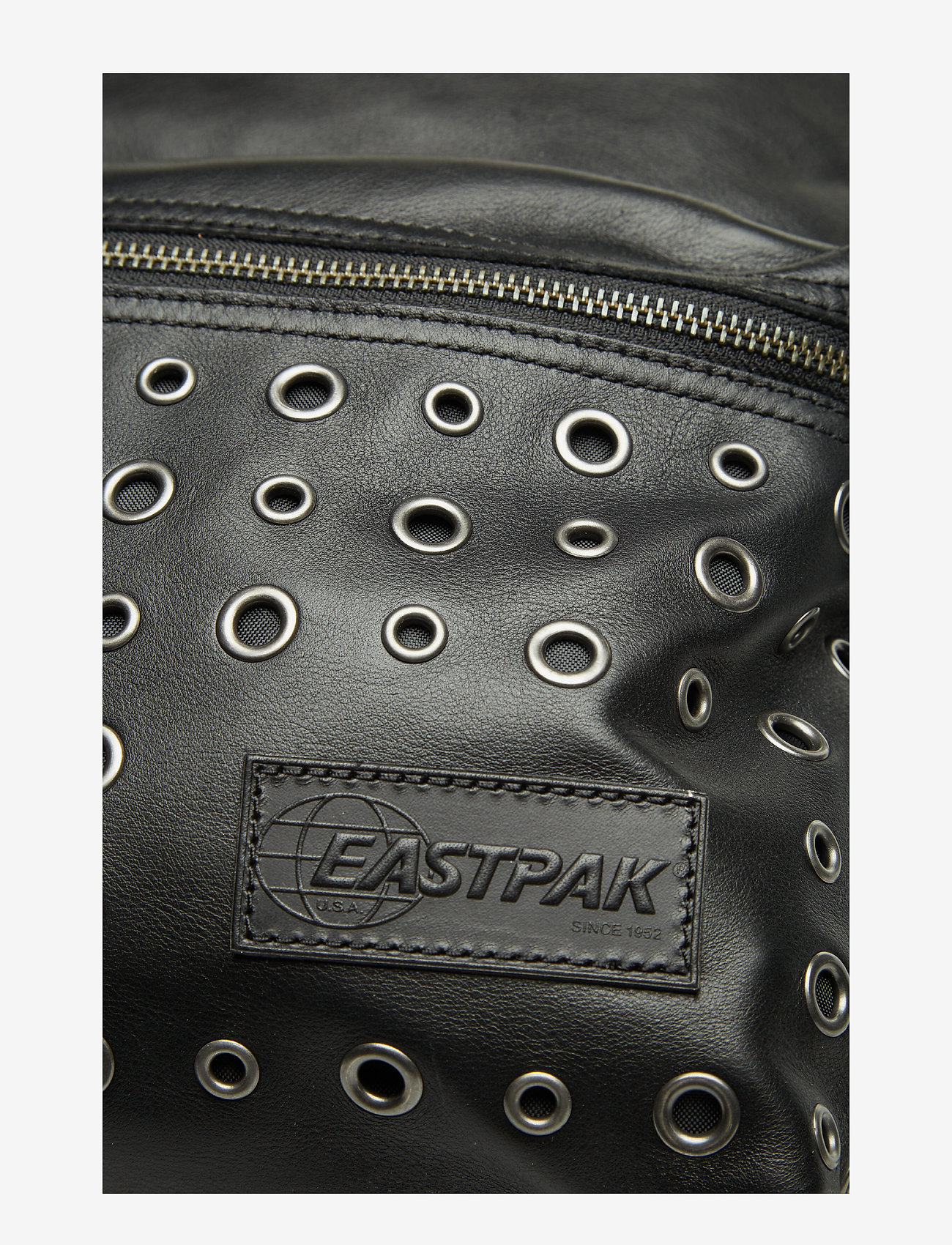 Eastpak - PADDED PAK'R - black eye-let - 4