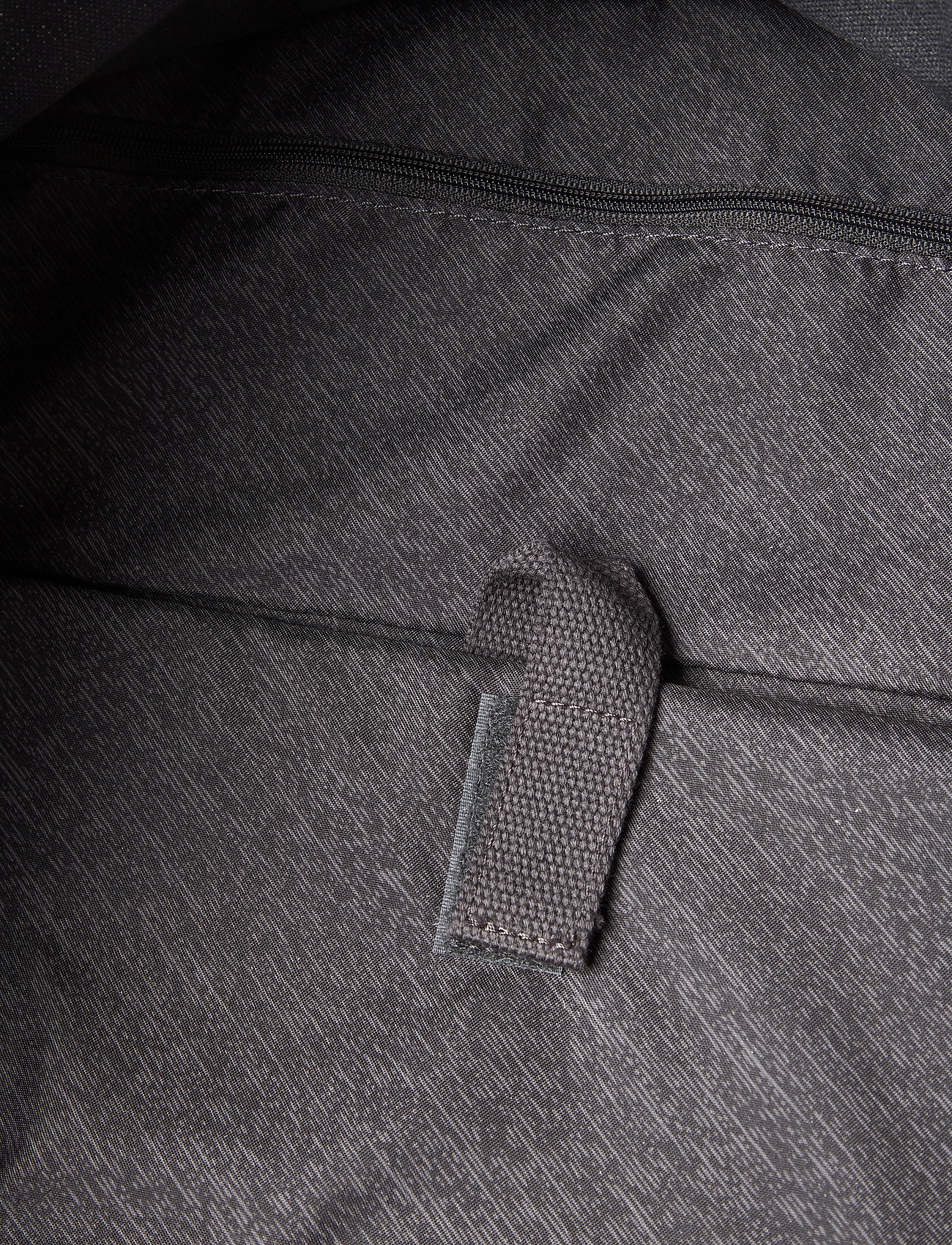 Eastpak - OUT OF OFFICE - opgrade dark - 3