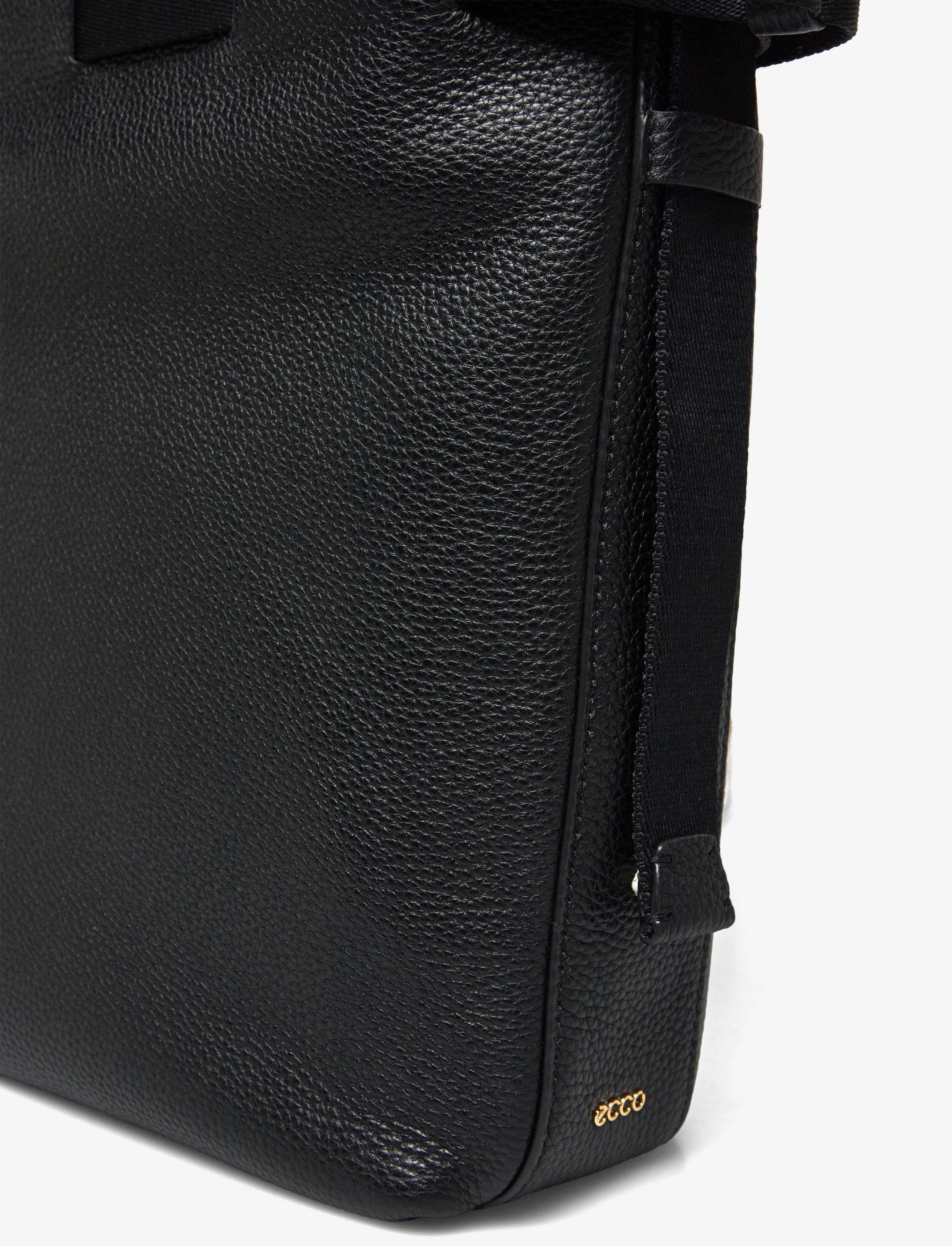 ECCO - ECCO Sail Bag M Pebbled Leather - black - 4