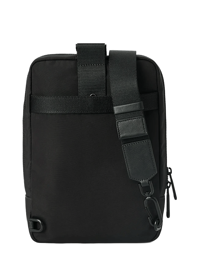 ECCO - ECCO Voyager x Body Sling - fashion trends - black - 2