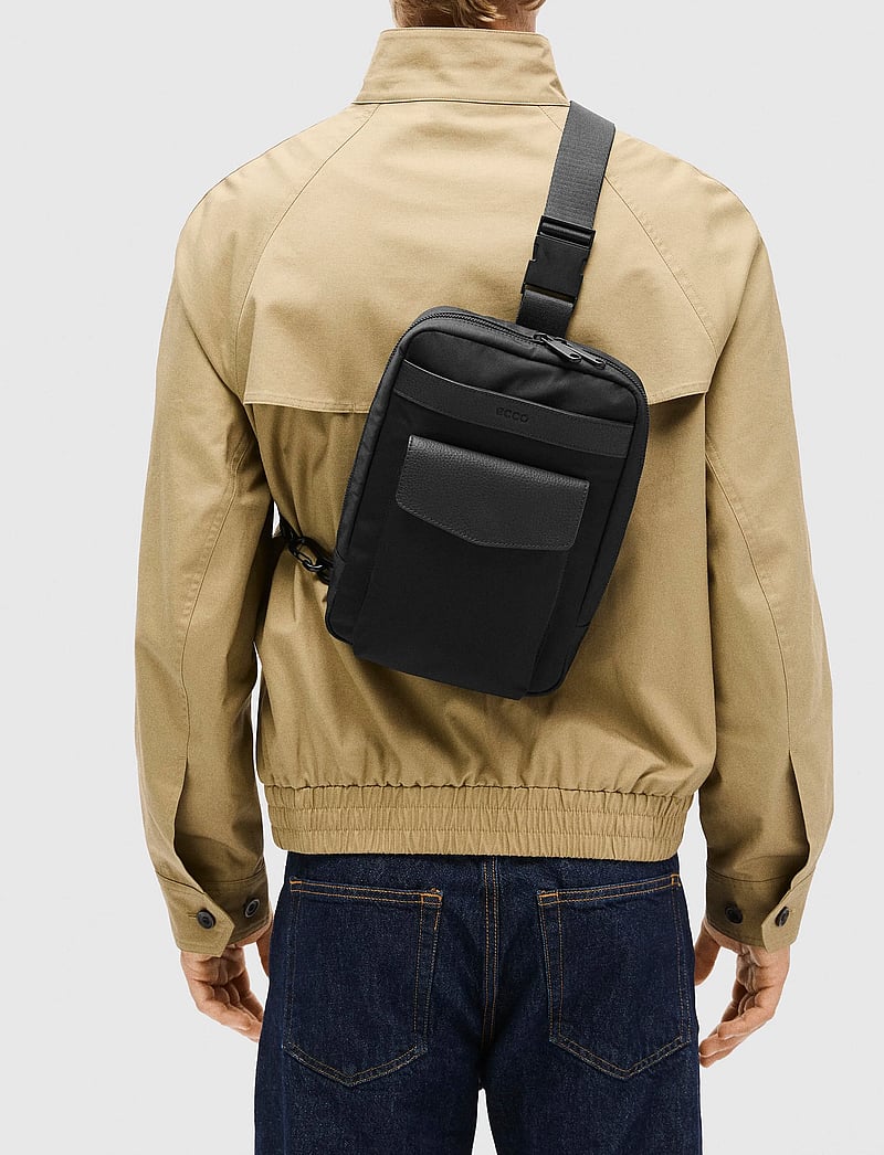 ECCO - ECCO Voyager x Body Sling - fashion trends - black - 0