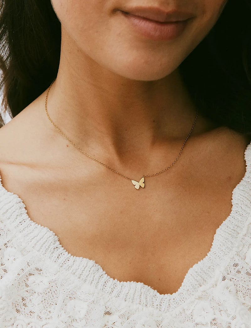 Edblad - Papillon Necklace Gold - ketten mit anhänger - gold - 0