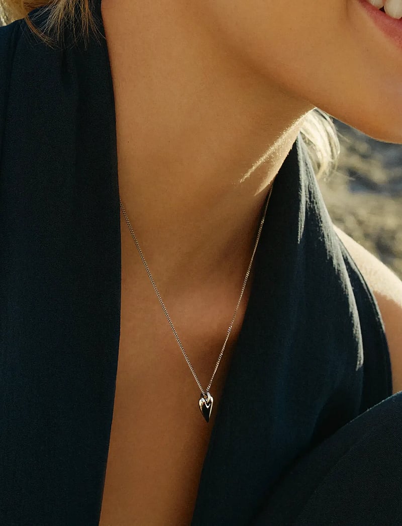 Edblad - Amore Necklace S Steel - ripatsiga kaelakeed - silver - 0