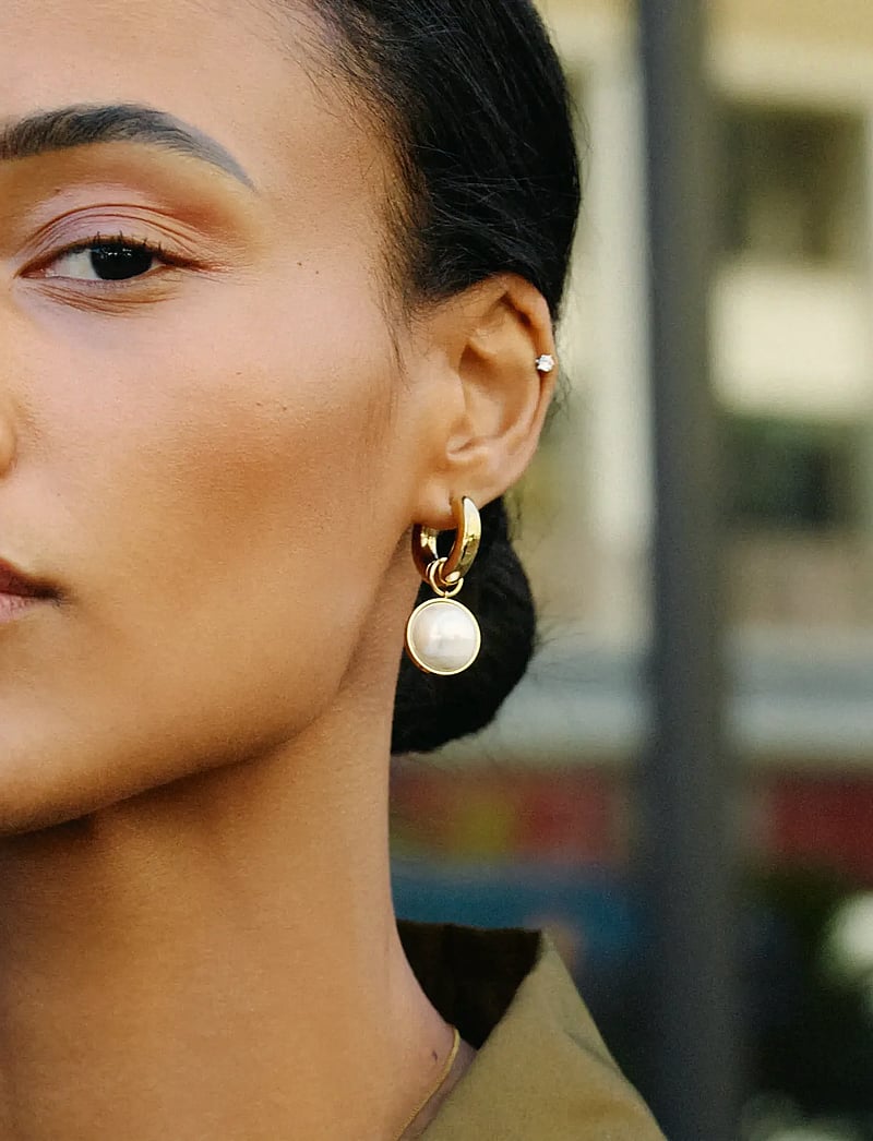 Edblad - Gabrielle Hoops L Gold - perleøreringe - gold - 0