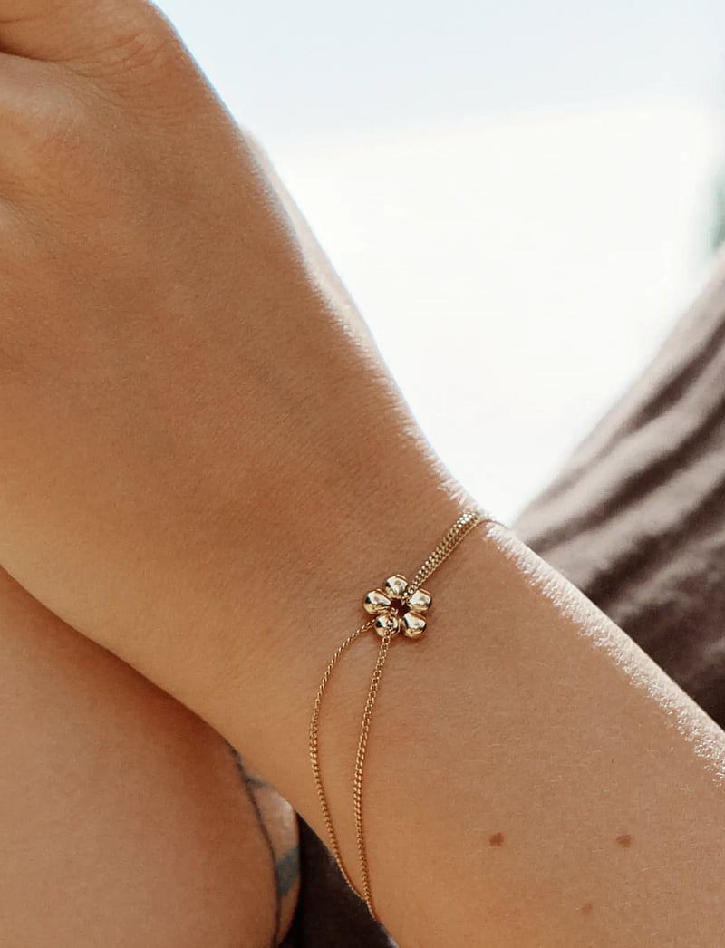 Edblad - Daisy Bracelet Gold One Size - kettenarmbänder - gold - 0