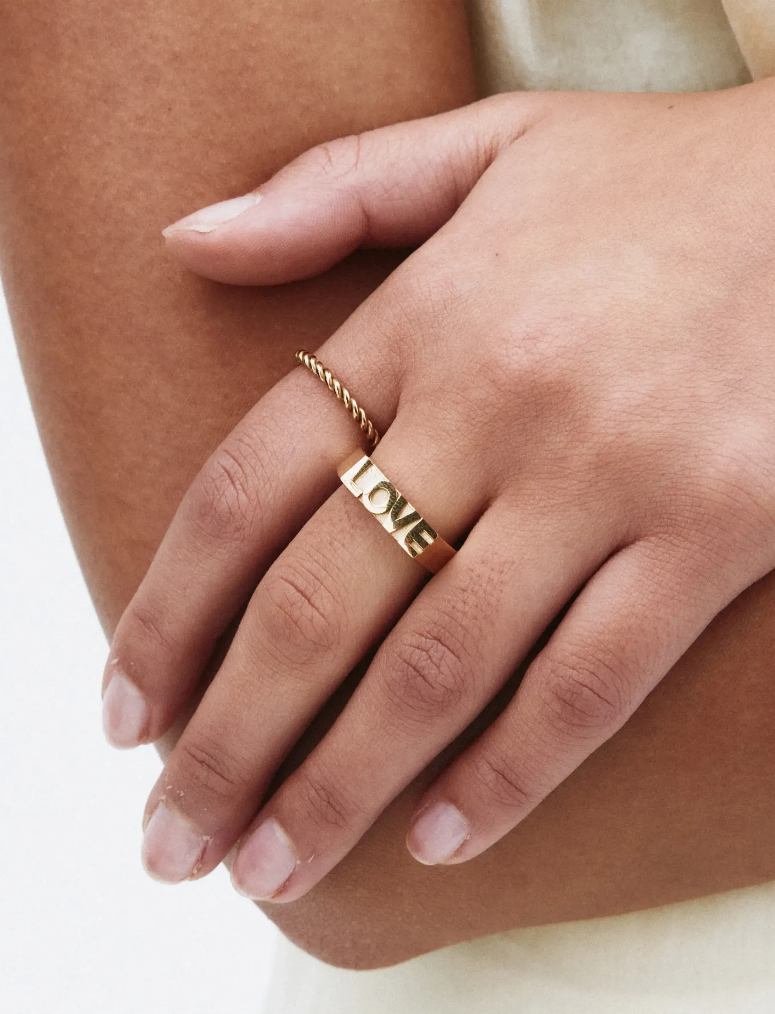 Edblad Love Signet Ring Gold, Damen, Liebe Siegelring, Gold, Gr.L