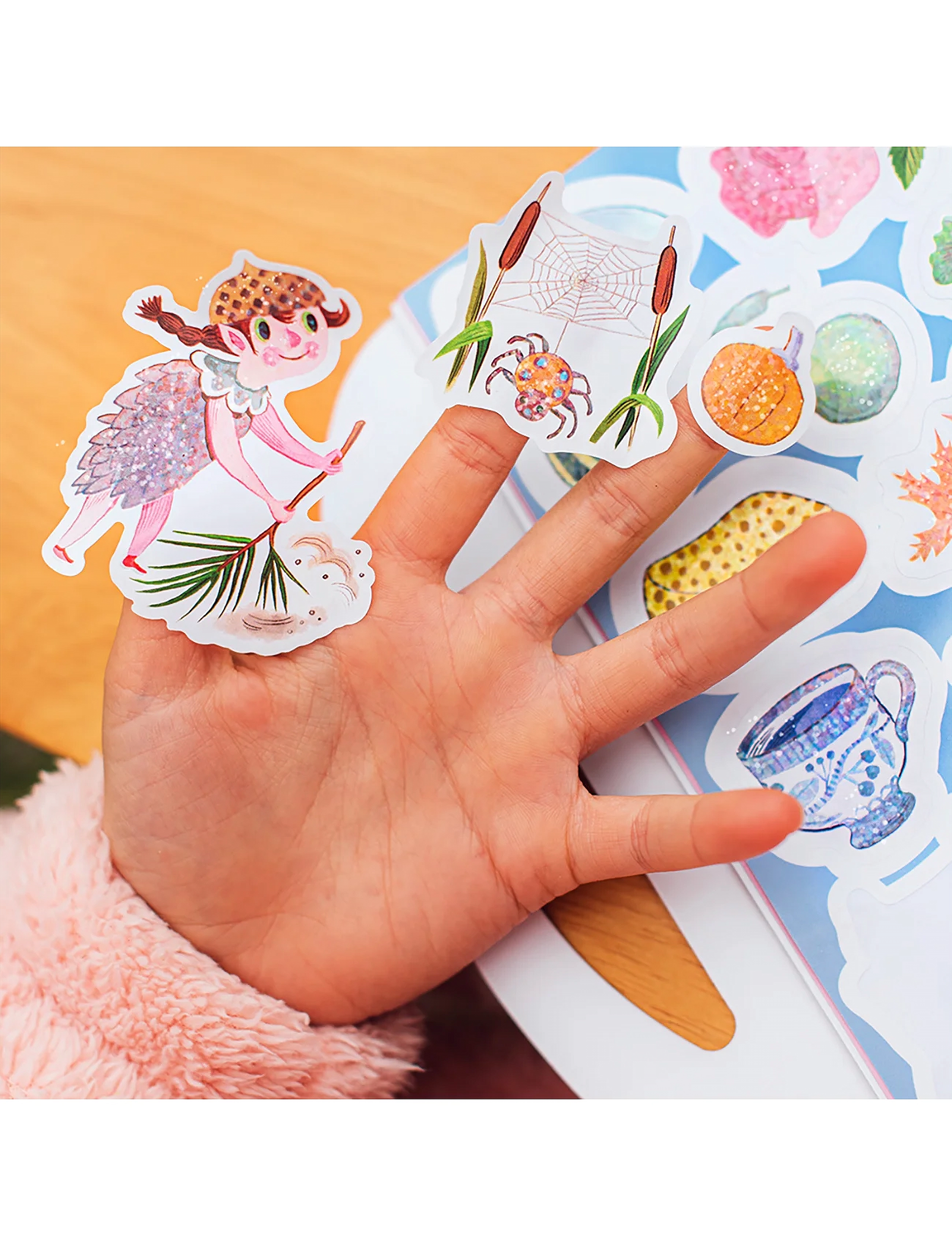 Eeboo Sticker Book Magical Creatures, Børn, Stickers, Multi/mønstret, Str: ONE SIZE