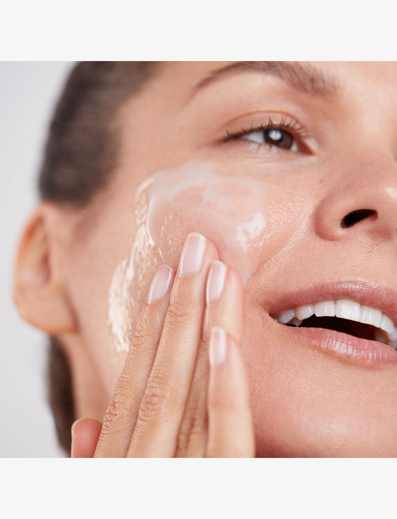 ELEMIS Dynamic Resurfacing Facial Wash rengöring & peeling dam – bild 4