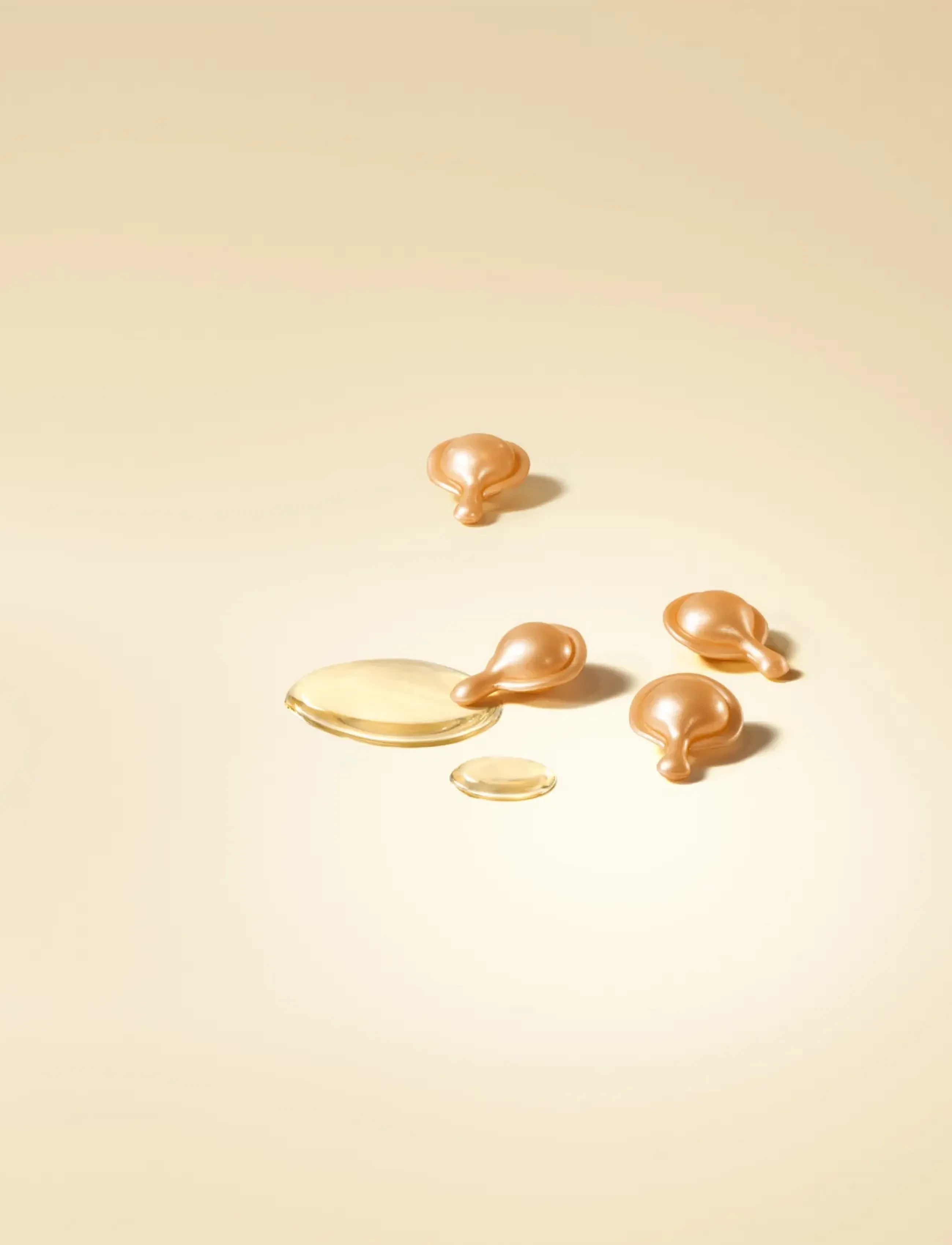 Elizabeth Arden - Ceramide Capsules Daily youth restoring serum 60 pcs 28 ml - serum & olier - clear - 4
